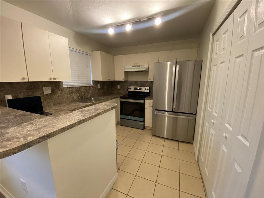 970 NE 34th Avenue 204, Homestead, FL 33033 — photo 9 of 23