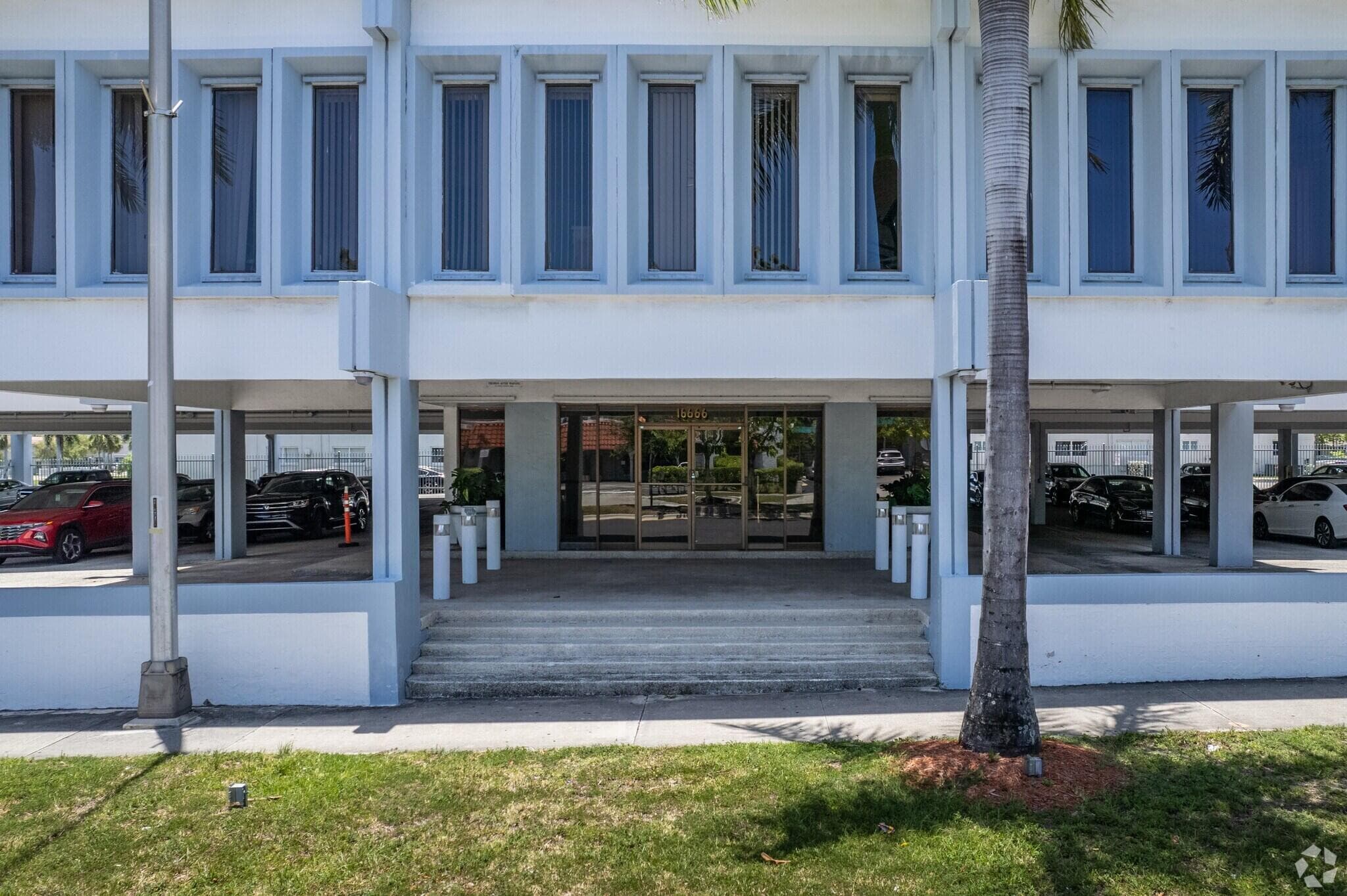 16666 NE 19th Avenue 101-102, North Miami Beach, FL 33162 — photo 1 of 8