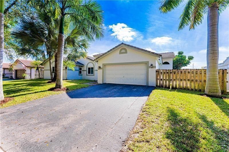 7200 SW 20th Street, Plantation, FL 33317 — photo 1 of 35