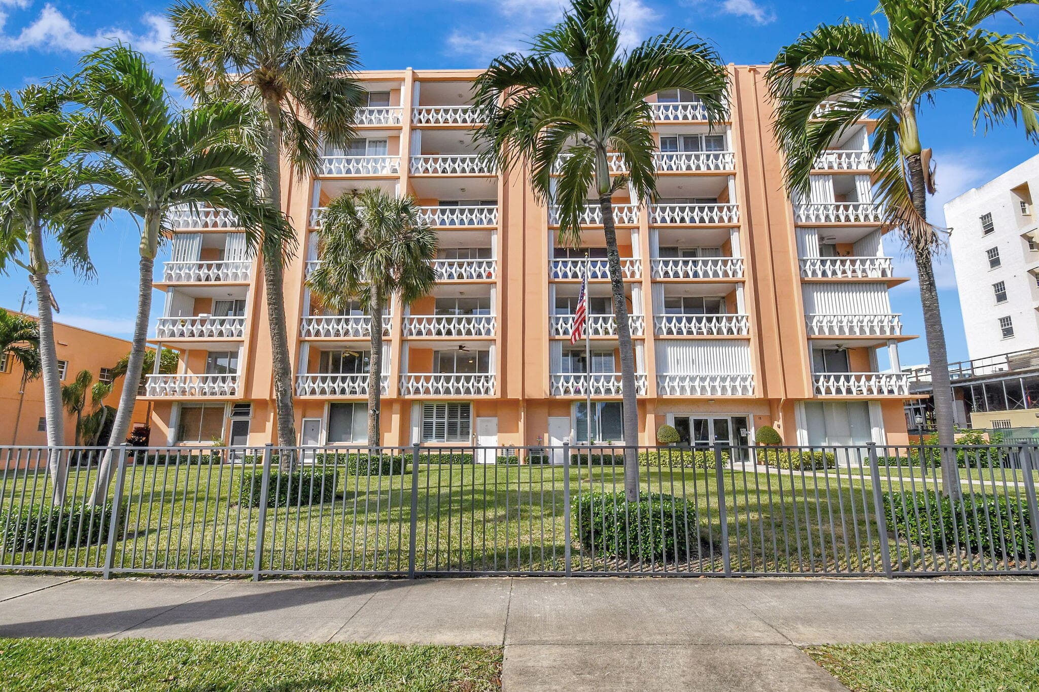 15 S Golfview Road 204, Lake Worth Beach, FL 33460 — photo 3 of 29