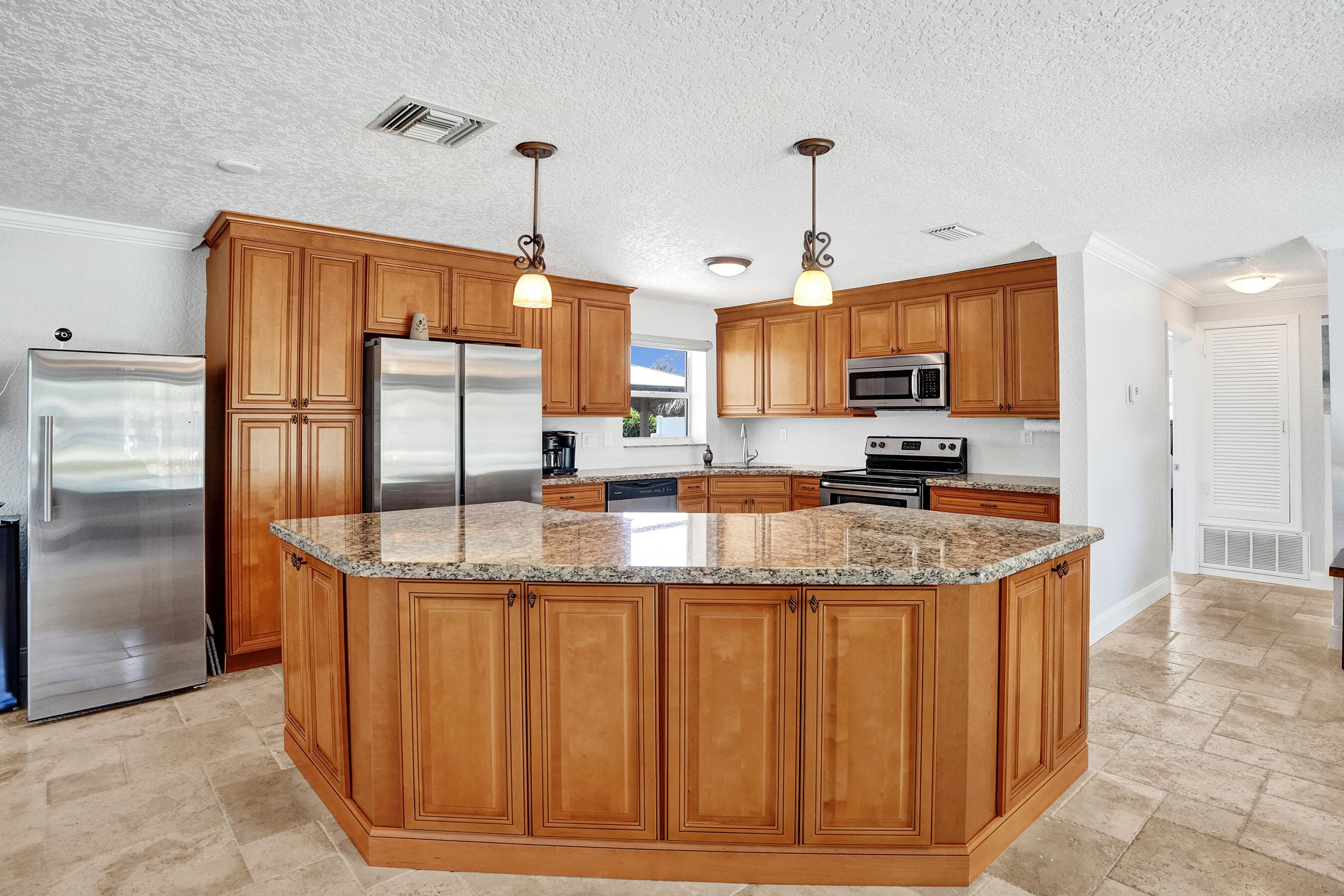 700 SE 5th Avenue, Pompano Beach, FL 33060 — photo 9 of 58