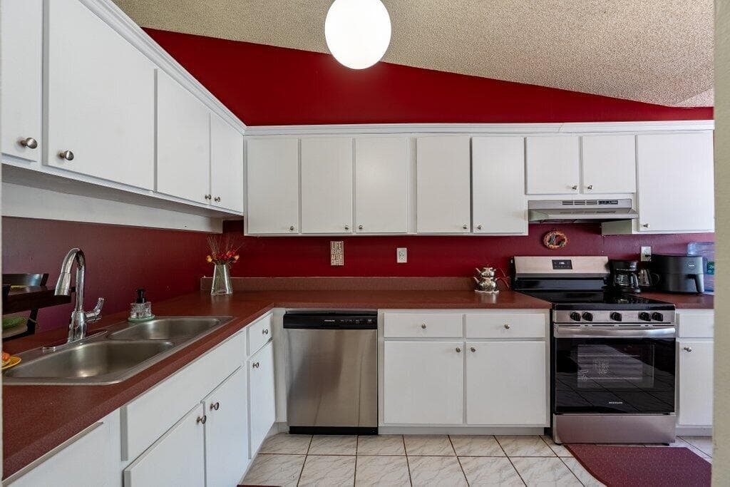 1 Afton Place, Boynton Beach, FL 33426 — photo 11 of 58
