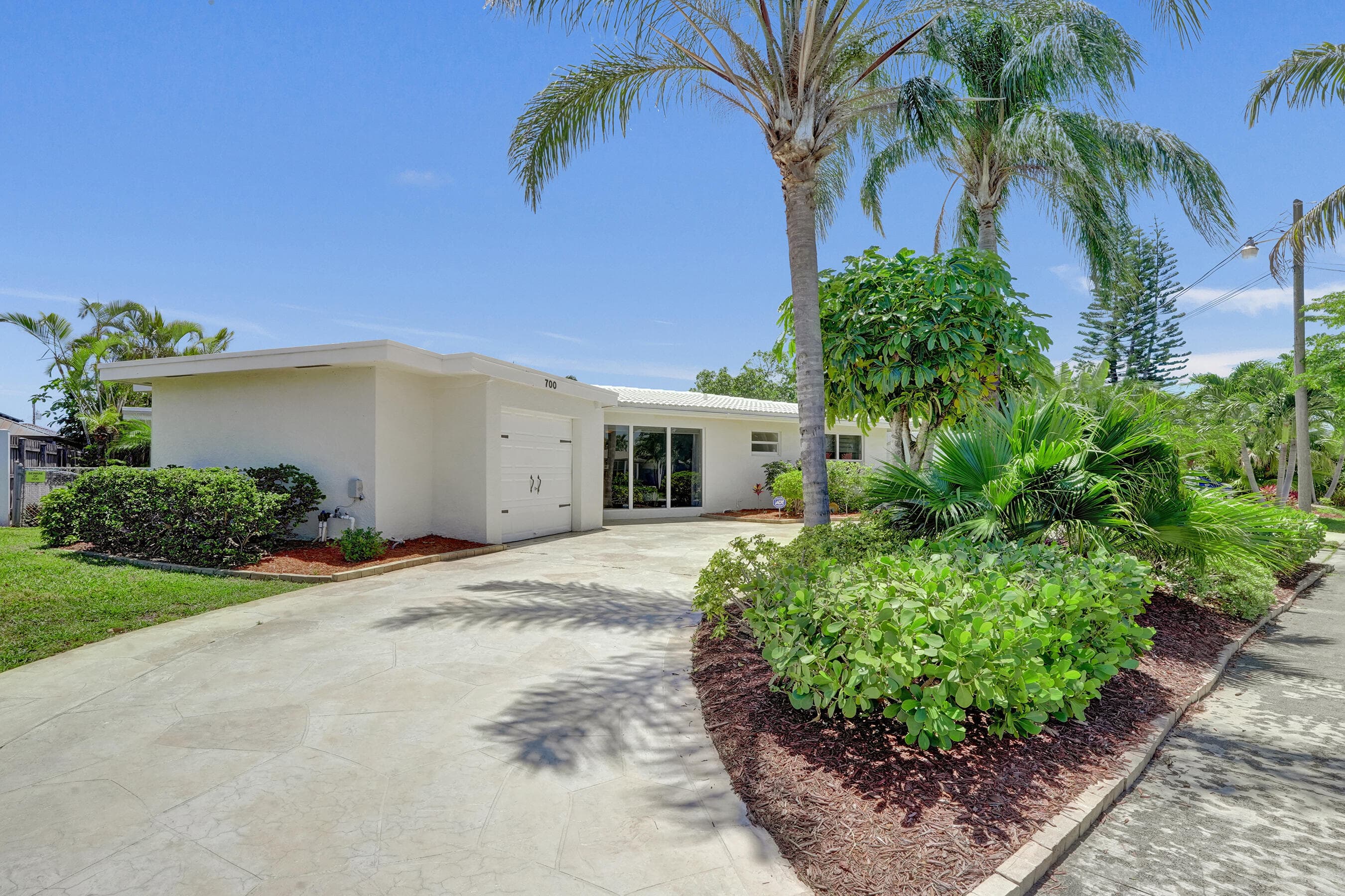 700 SE 5th Avenue, Pompano Beach, FL 33060 — photo 2 of 58