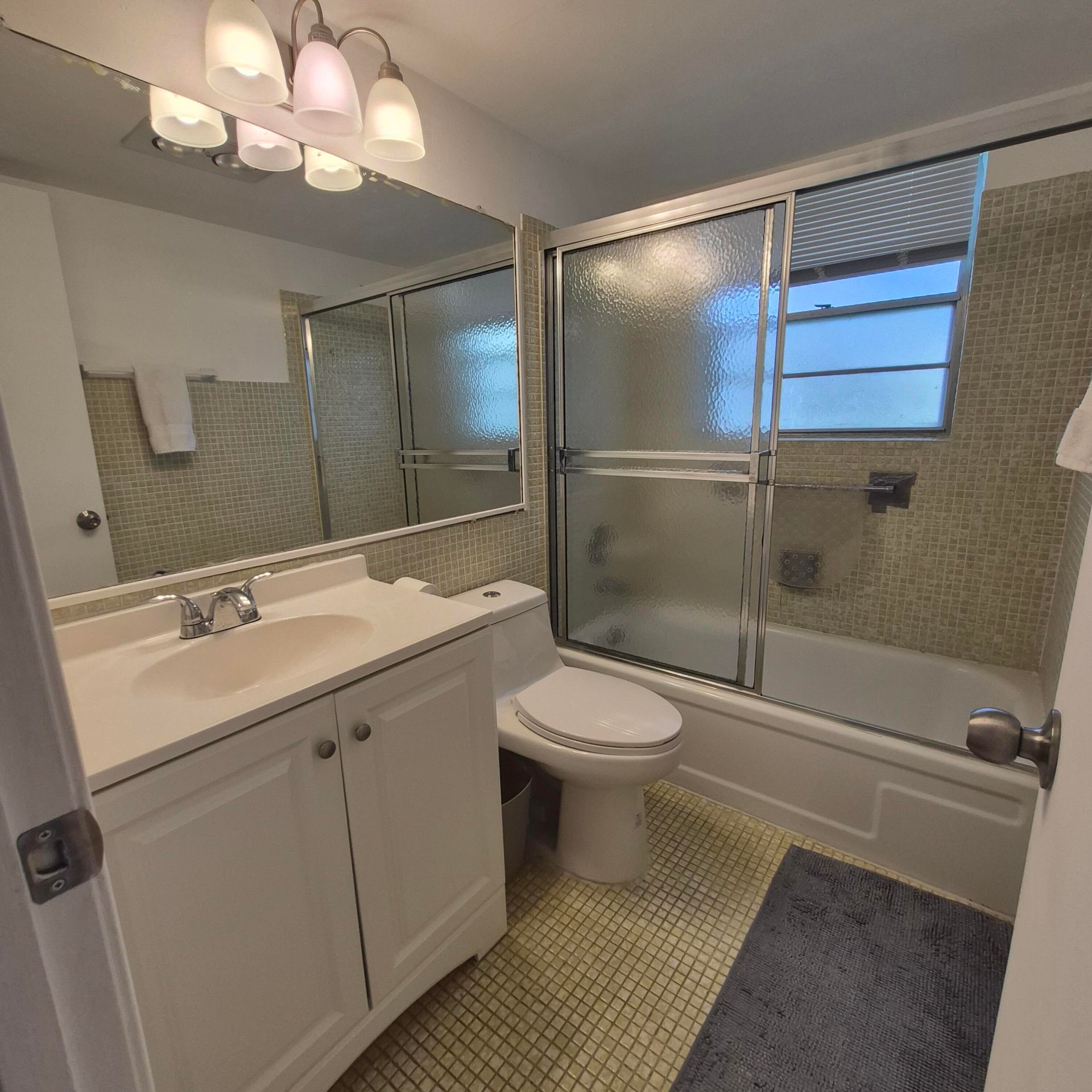 101 Northampton F, West Palm Beach, FL 33417 — photo 14 of 27