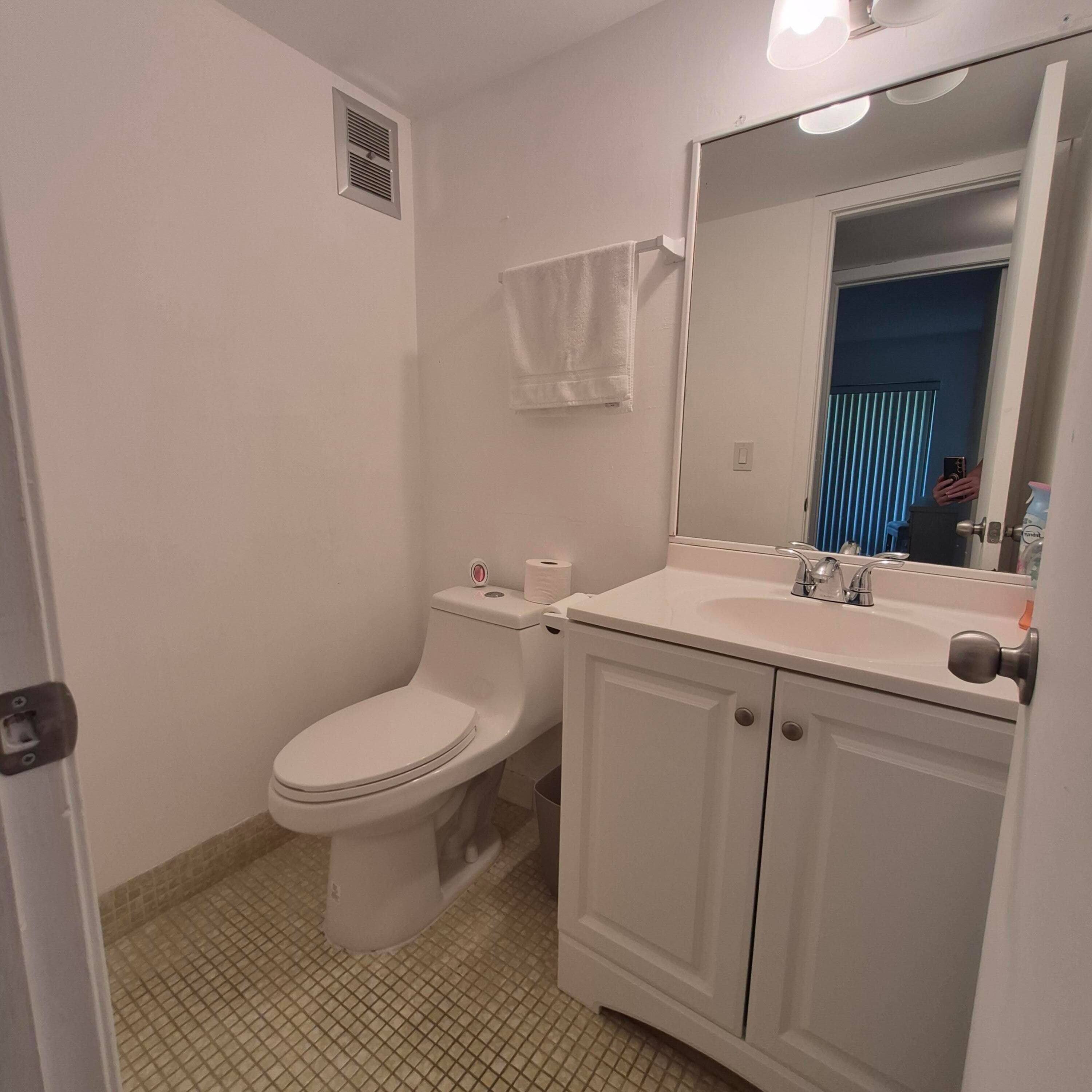 101 Northampton F, West Palm Beach, FL 33417 — photo 16 of 27