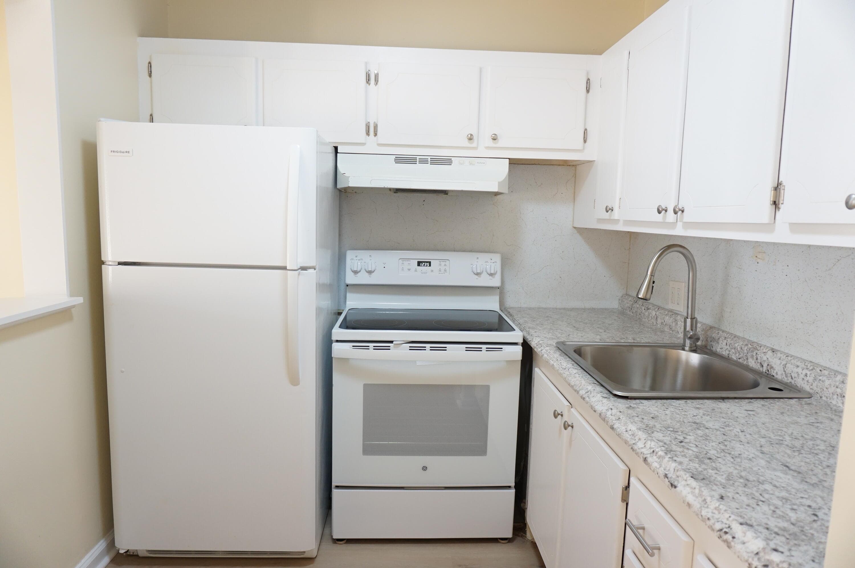 369 Sheffield O 369, West Palm Beach, FL 33417 — photo 3 of 12