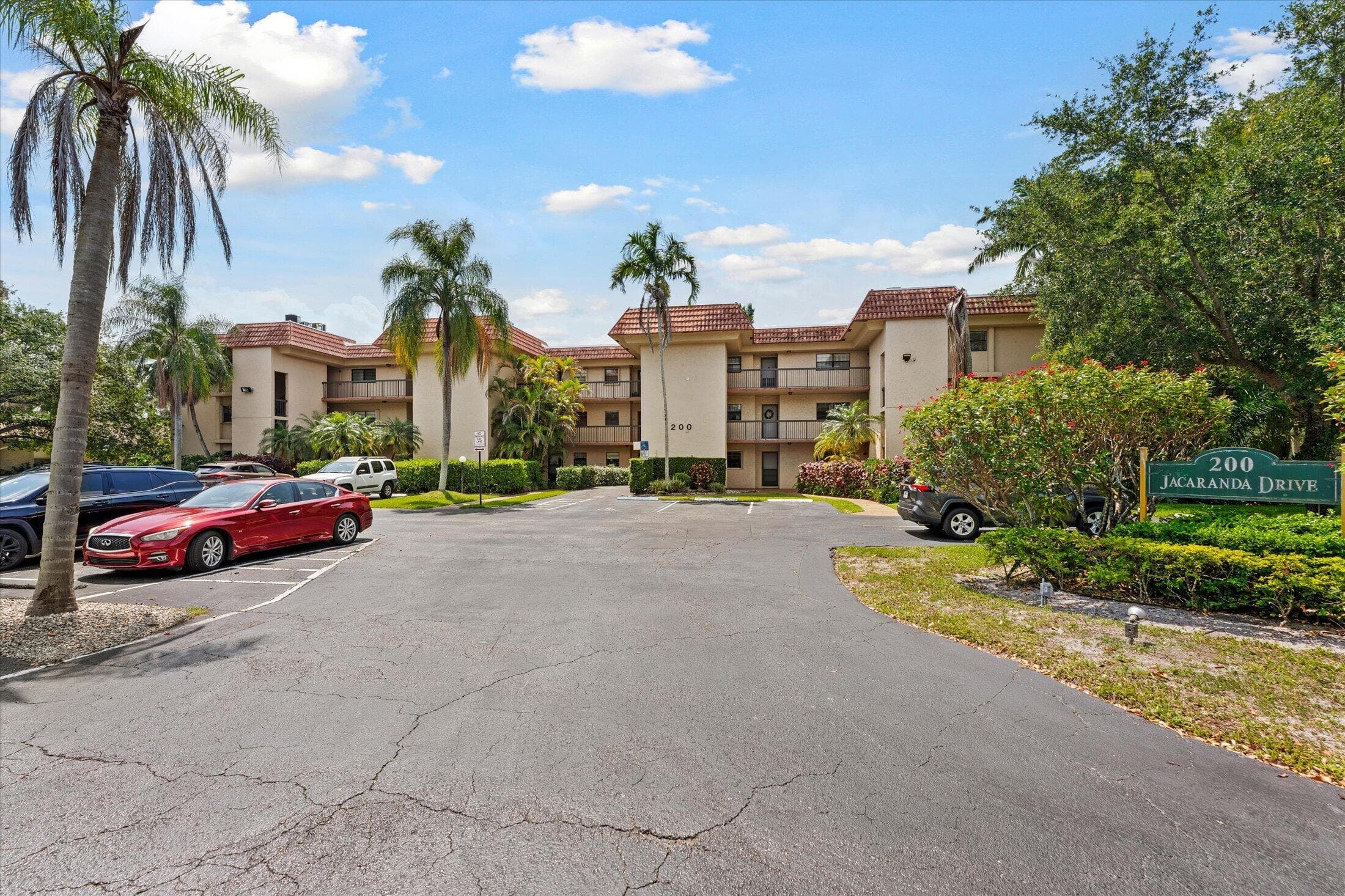 200 W Jacaranda Country Club Drive 3c, Plantation, FL 33324 — photo 36 of 40