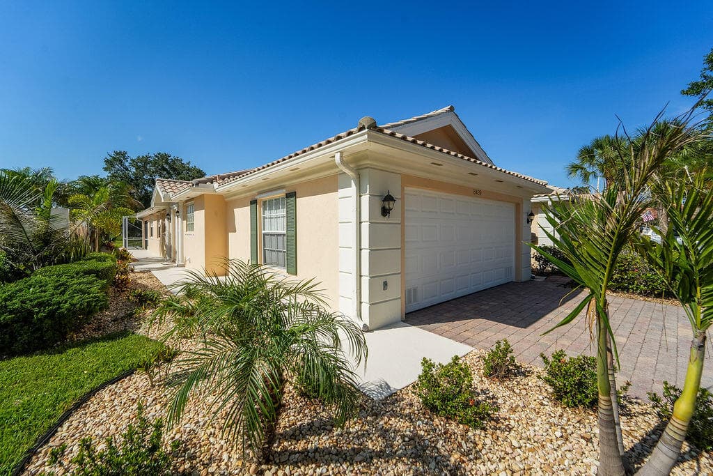 8439 SE Retreat Drive, Hobe Sound, FL 33455 — photo 3 of 65