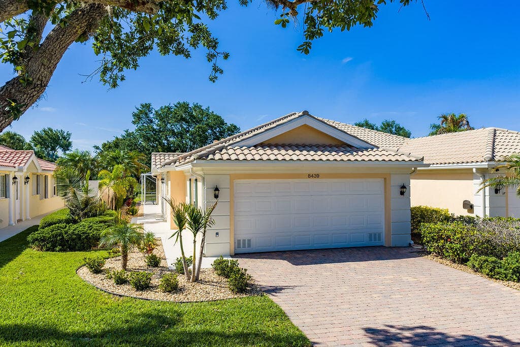 8439 SE Retreat Drive, Hobe Sound, FL 33455 — photo 2 of 65