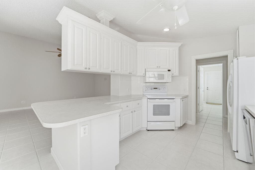 8439 SE Retreat Drive, Hobe Sound, FL 33455 — photo 11 of 65