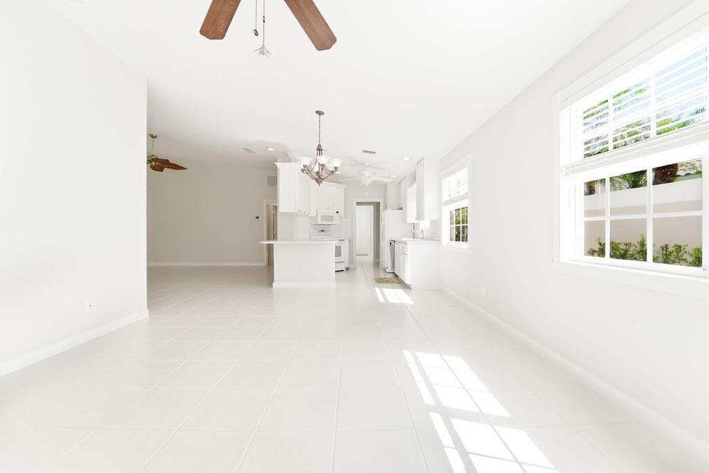 8439 SE Retreat Drive, Hobe Sound, FL 33455 — photo 16 of 65