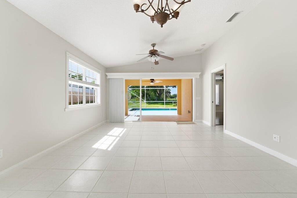 8439 SE Retreat Drive, Hobe Sound, FL 33455 — photo 19 of 65