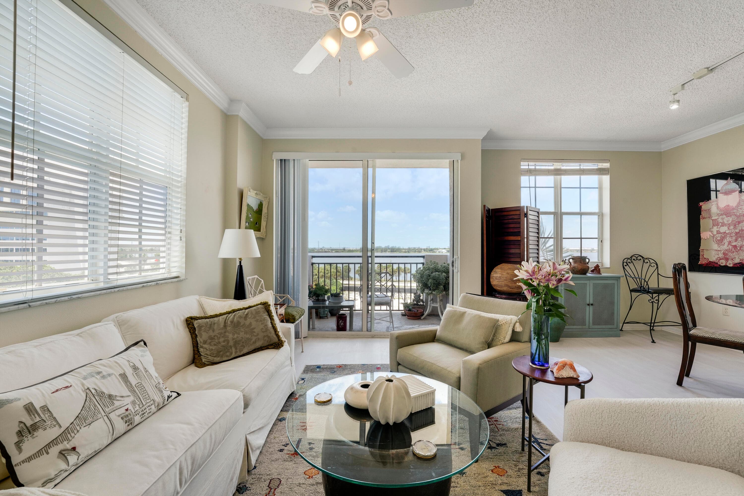 616 Clearwater Park Road 513, West Palm Beach, FL 33401 — photo 3 of 13