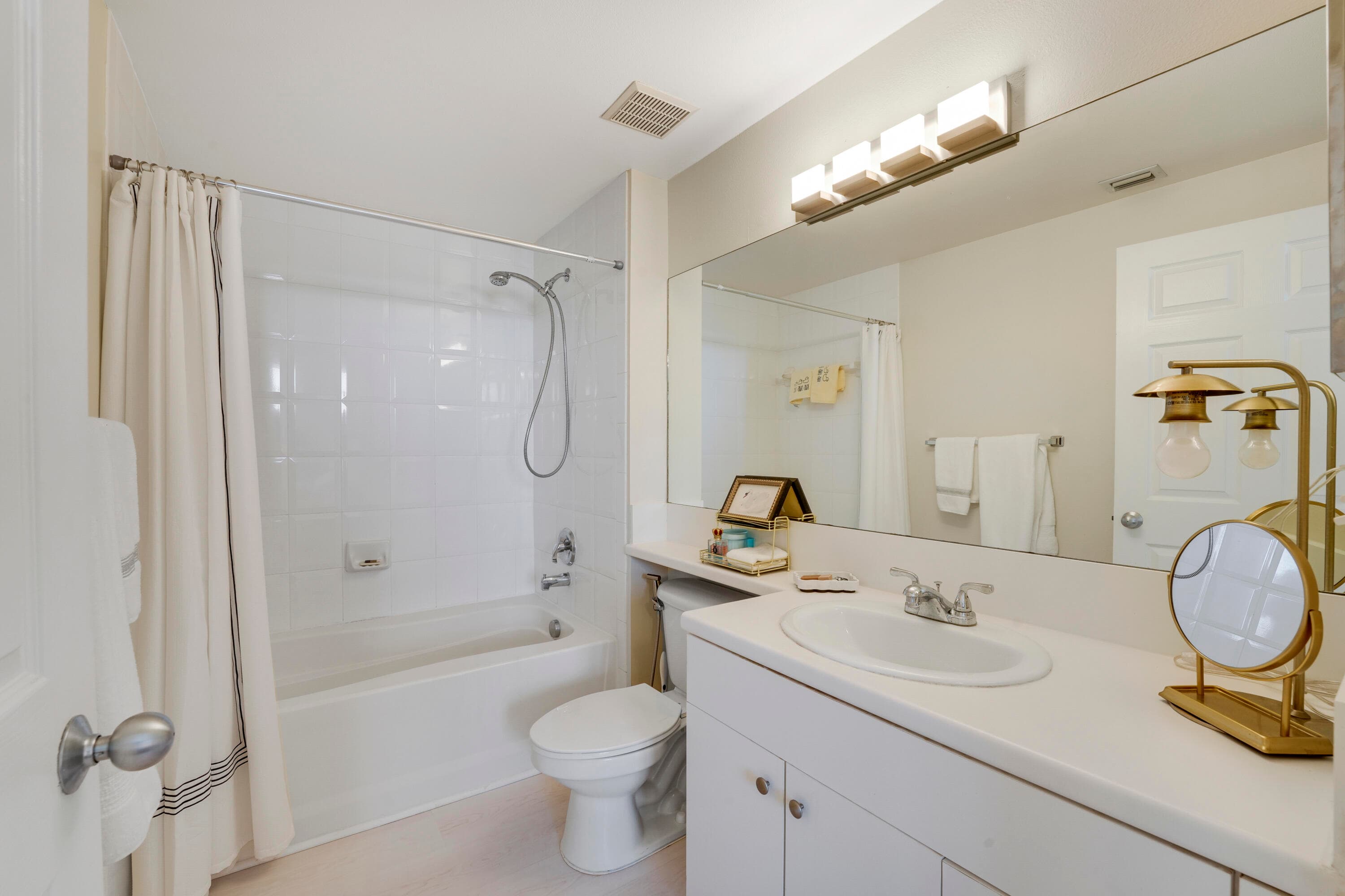 616 Clearwater Park Road 513, West Palm Beach, FL 33401 — photo 11 of 13