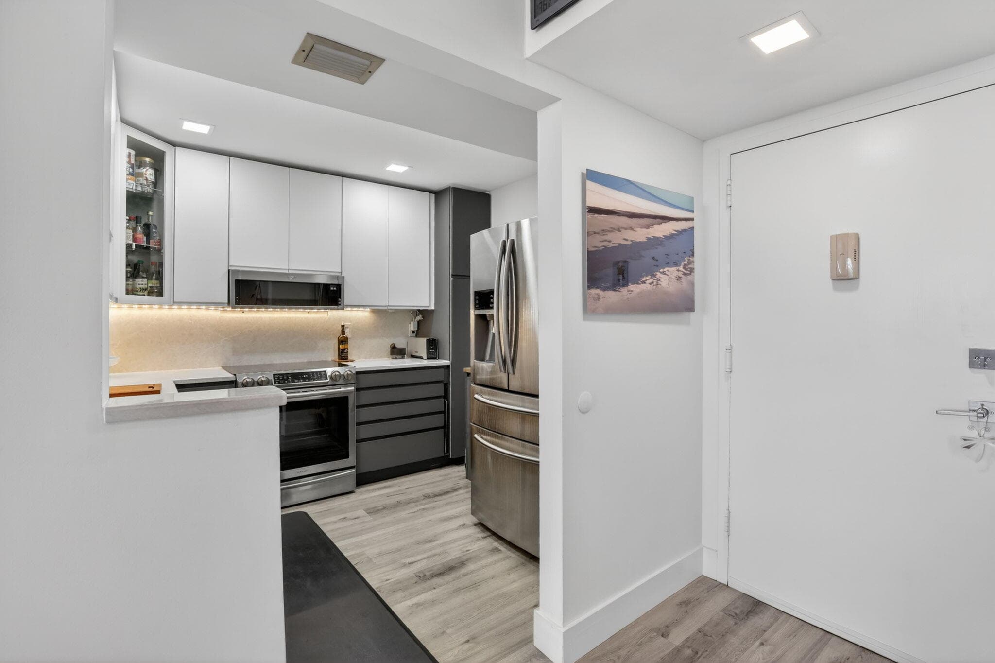 1160 N Federal Highway 1121, Fort Lauderdale, FL 33304 — photo 2 of 91