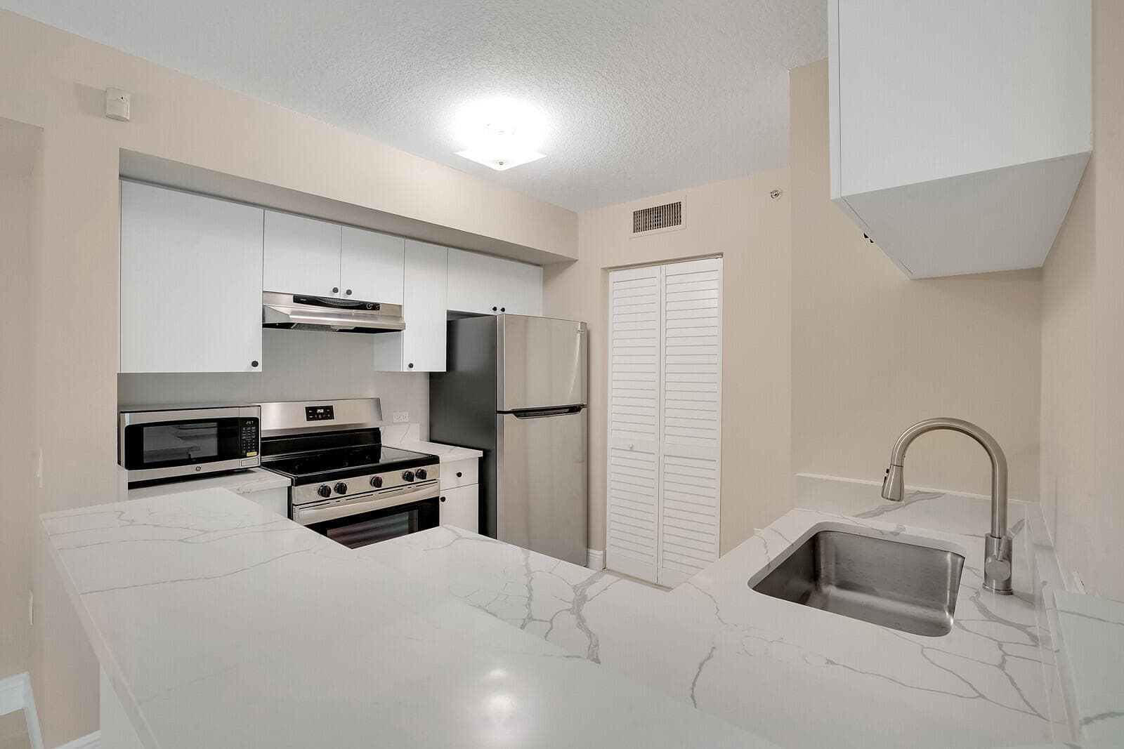 611 Villa Circle, Boynton Beach, FL 33435 — photo 15 of 24