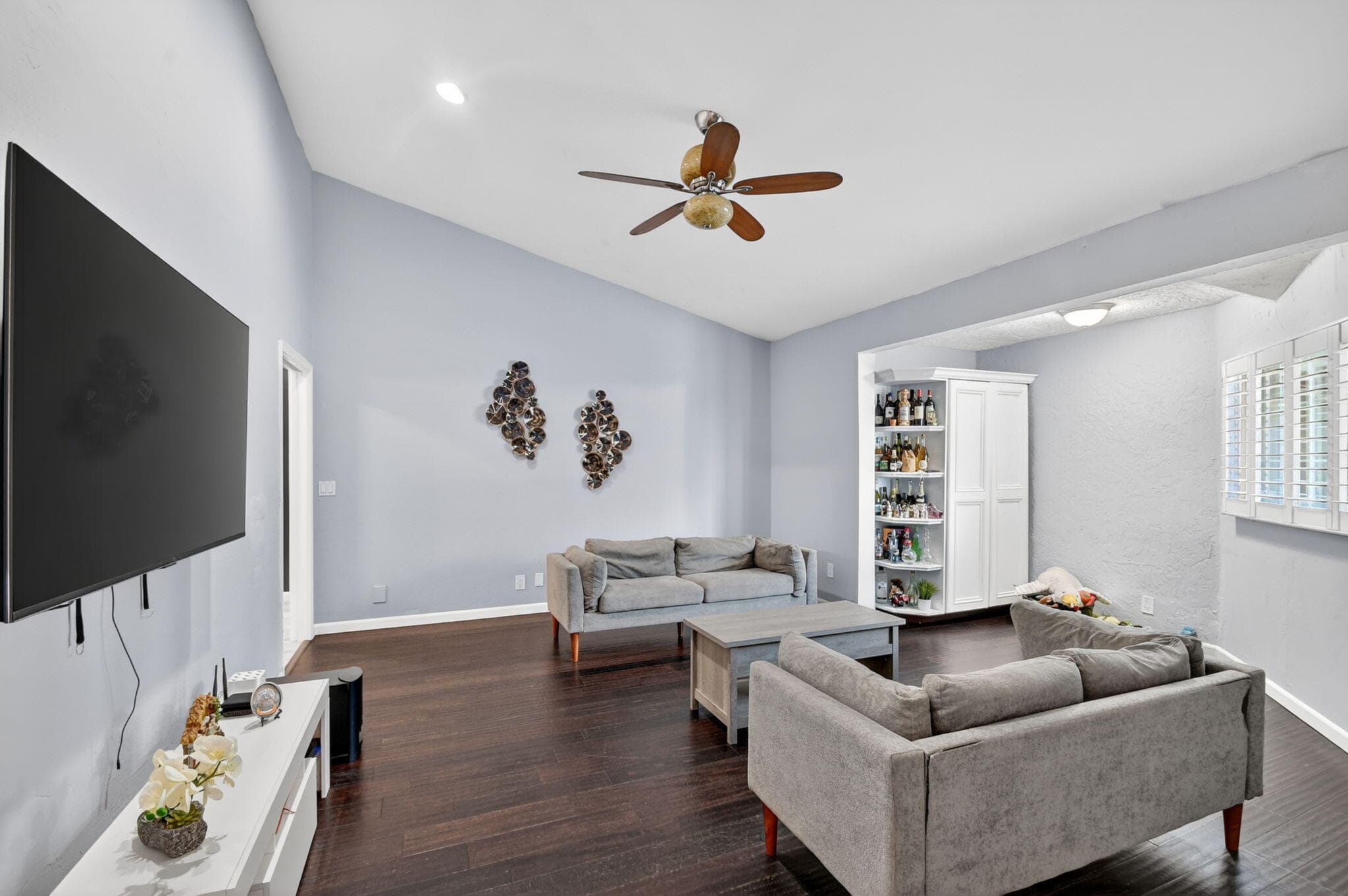5361 N Palm Way, Lake Worth Beach, FL 33463 — photo 9 of 47