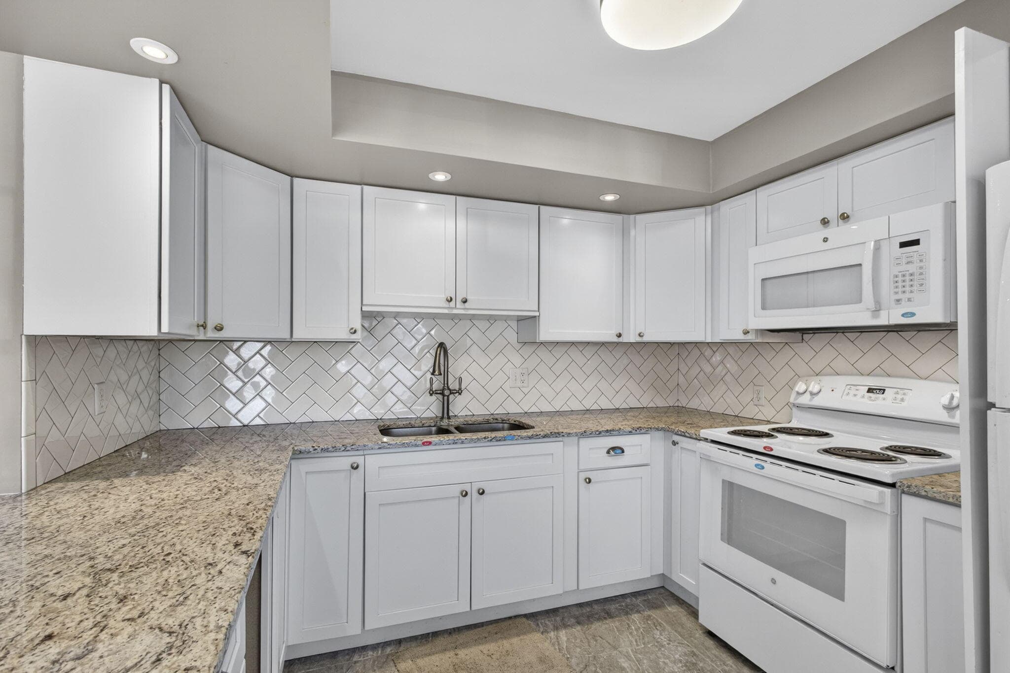 105 Greenbrier C, West Palm Beach, FL 33417 — photo 10 of 40