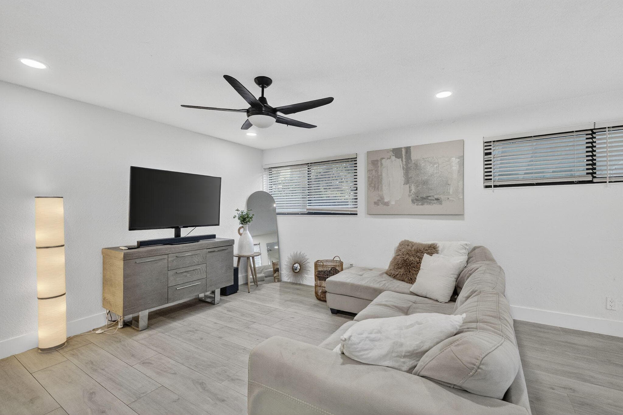 830 NE 59th Court, Oakland Park, FL 33334 — photo 3 of 29
