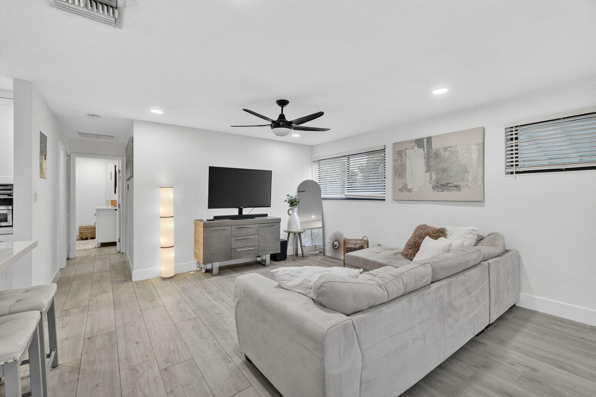 830 NE 59th Court, Oakland Park, FL 33334 — photo 7 of 29