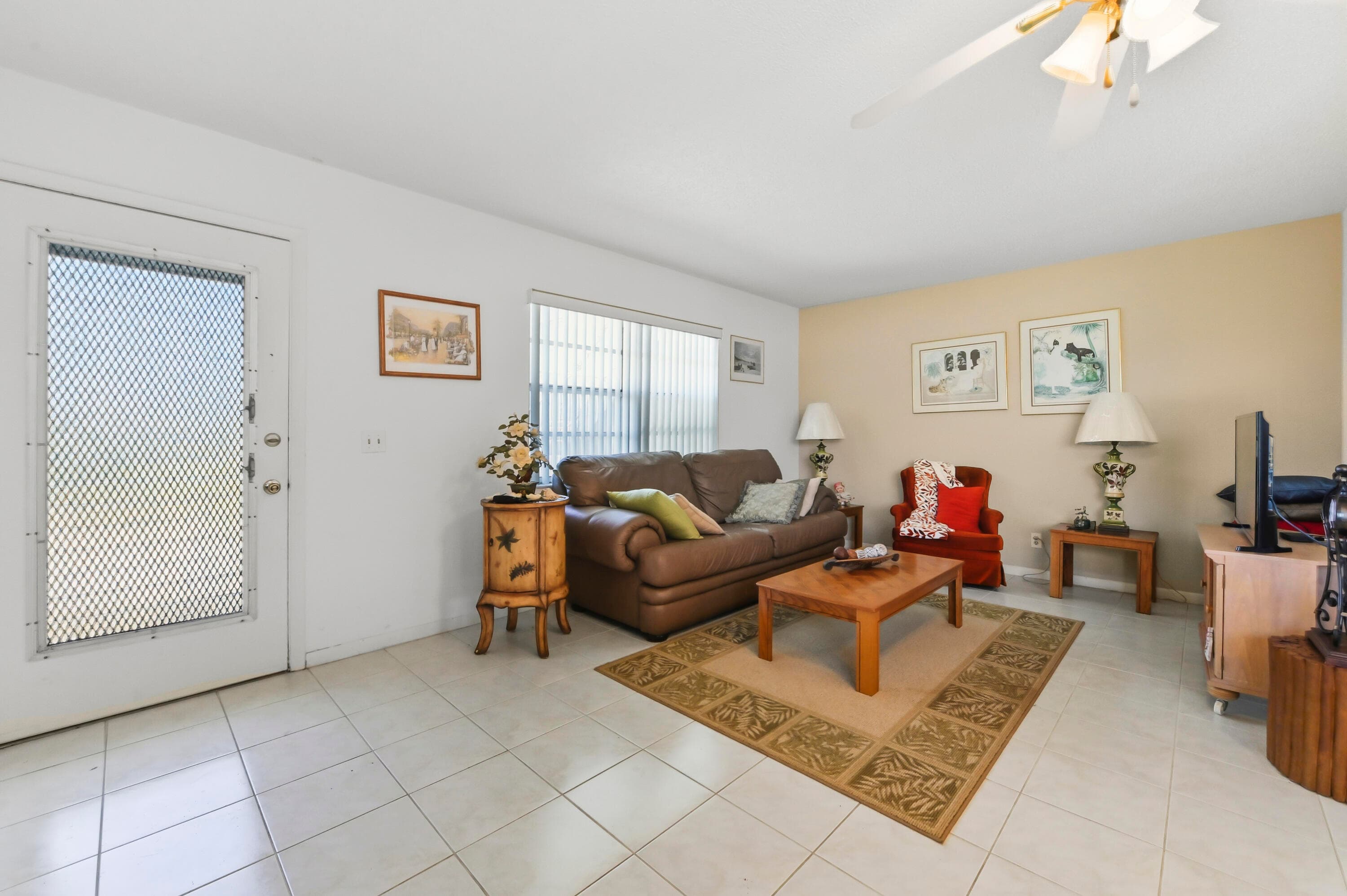 1 Burgundy A, Delray Beach, FL 33484 — photo 4 of 32