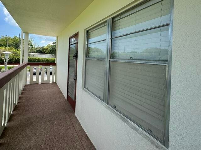 99 Brighton C, Boca Raton, FL 33434 — photo 2 of 36