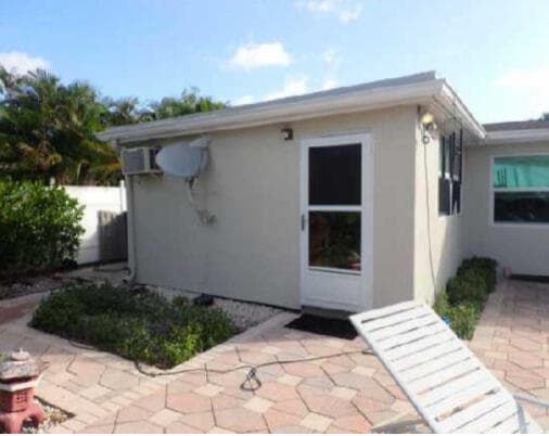 704 Juniper Drive, North Palm Beach, FL 33408 — photo 10 of 19