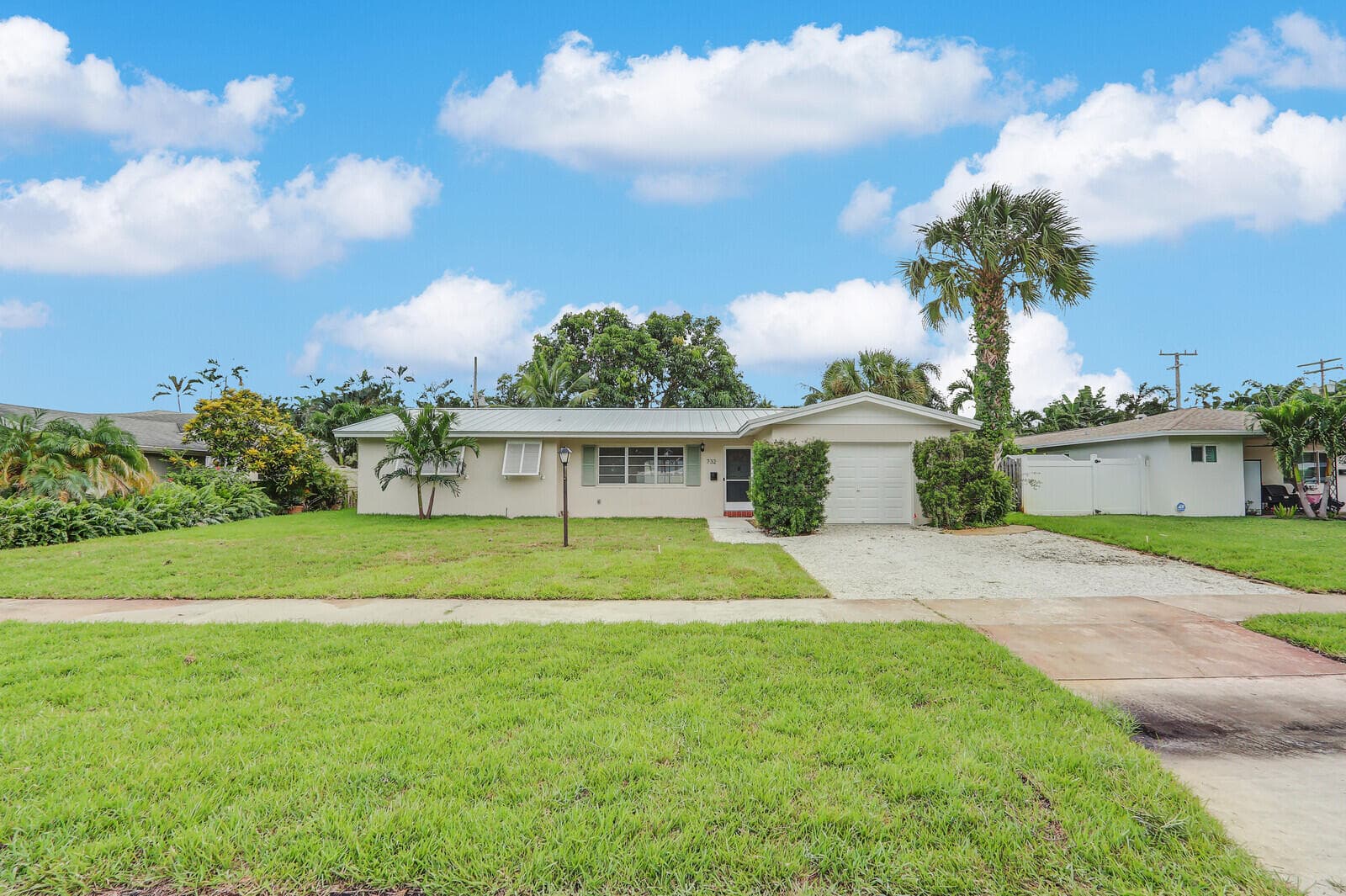 732 Pelican Way, North Palm Beach, FL 33408 — photo 2 of 36