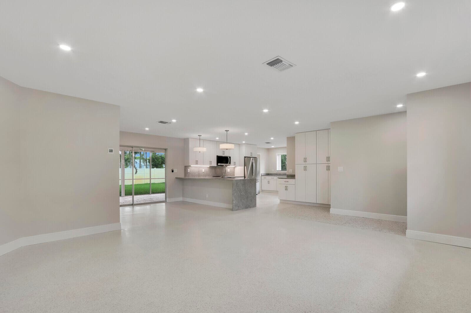 732 Pelican Way, North Palm Beach, FL 33408 — photo 3 of 36