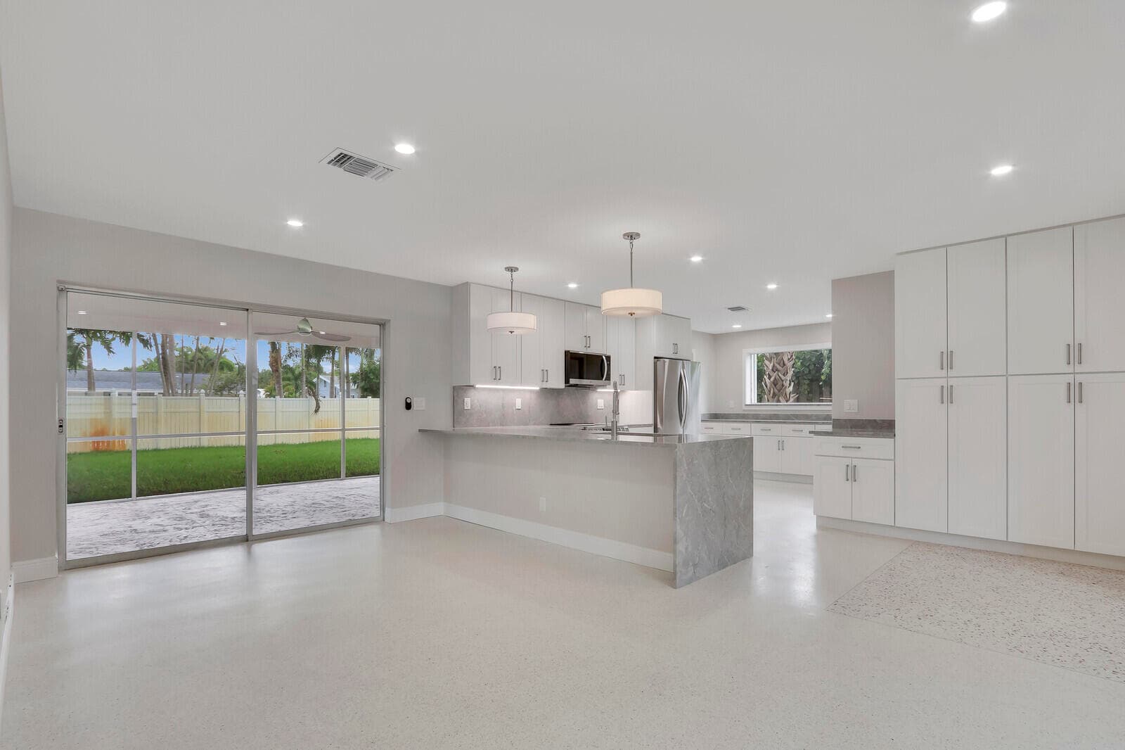732 Pelican Way, North Palm Beach, FL 33408 — photo 10 of 36