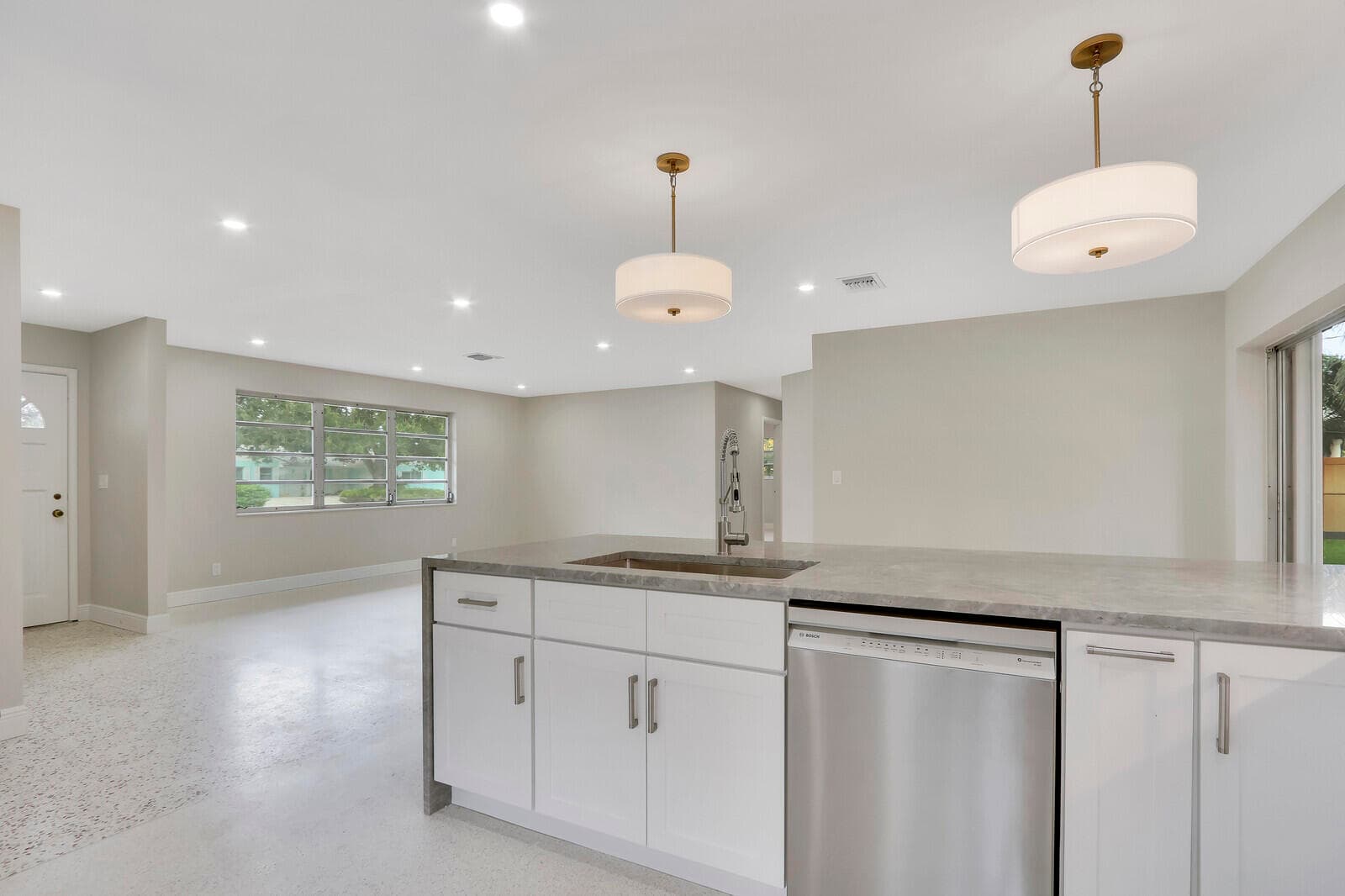732 Pelican Way, North Palm Beach, FL 33408 — photo 15 of 36