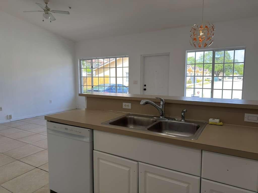 3842 SW 48th Avenue, Hollywood, FL 33023 — photo 5 of 25