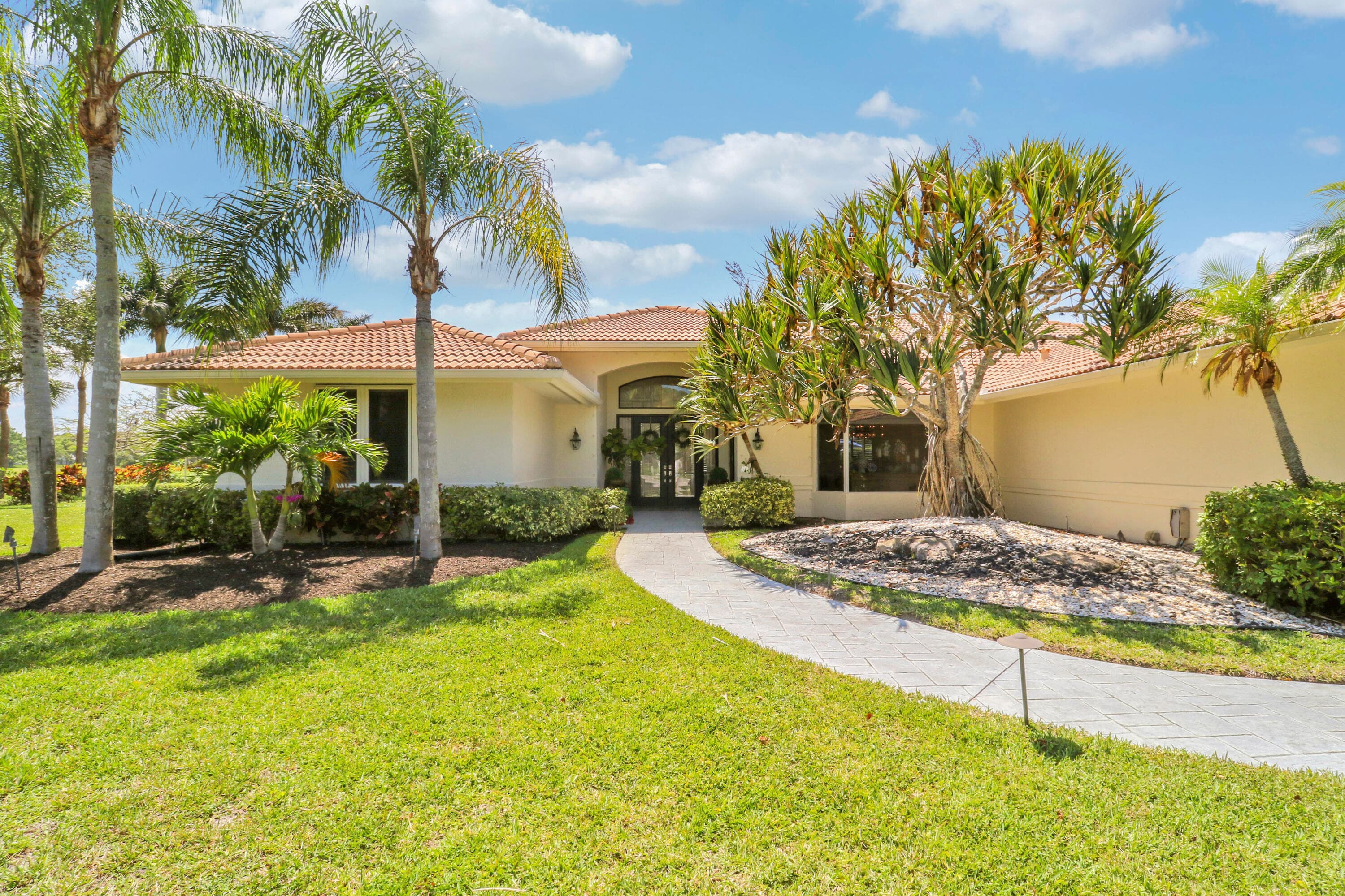 8667 Steeplechase Drive, Palm Beach Gardens, FL 33418 — photo 8 of 128