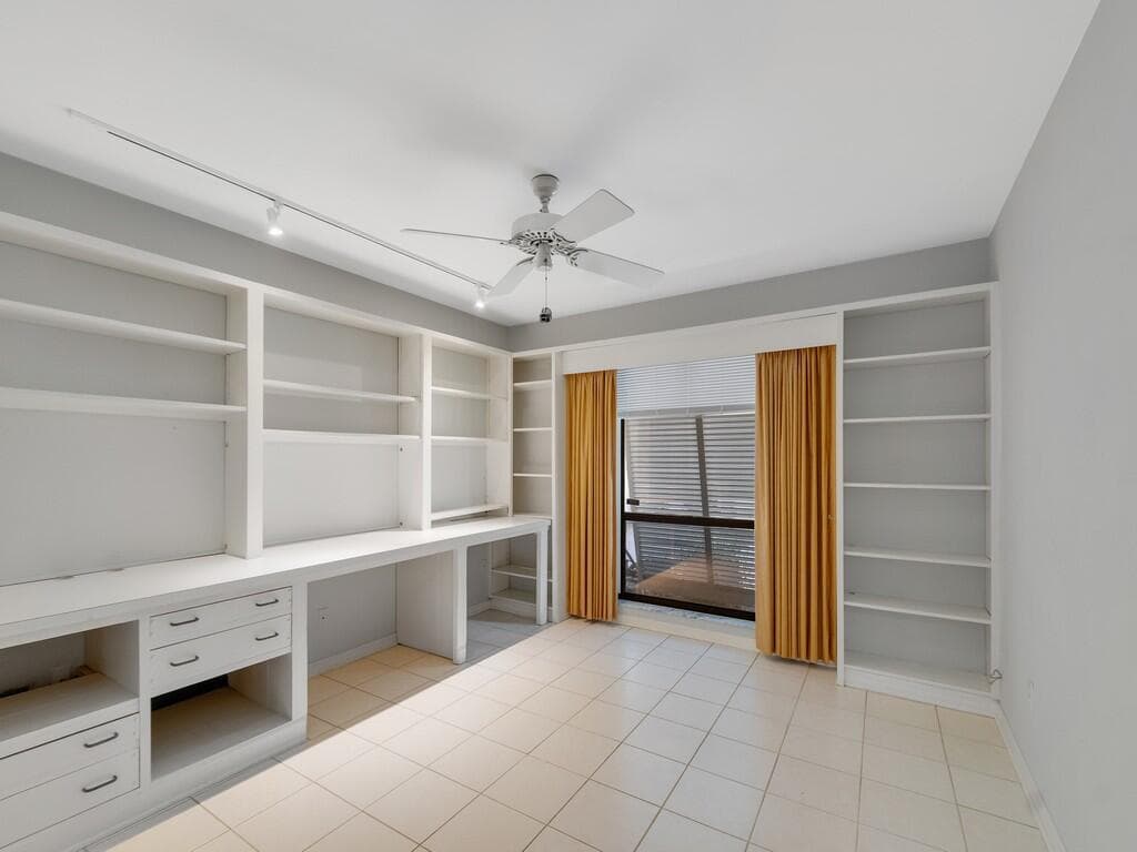 1070 47th Avenue SW, Vero Beach, FL 32968 — photo 20 of 51