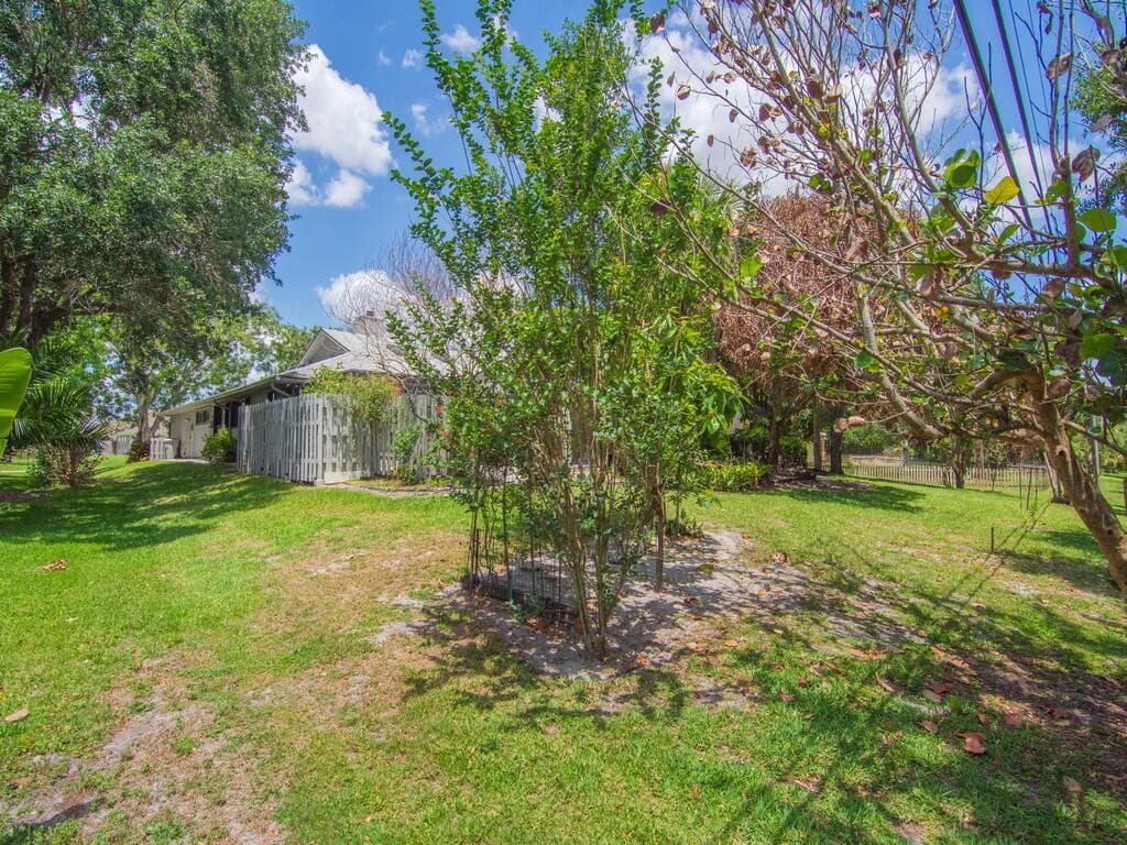 1070 47th Avenue SW, Vero Beach, FL 32968 — photo 36 of 51