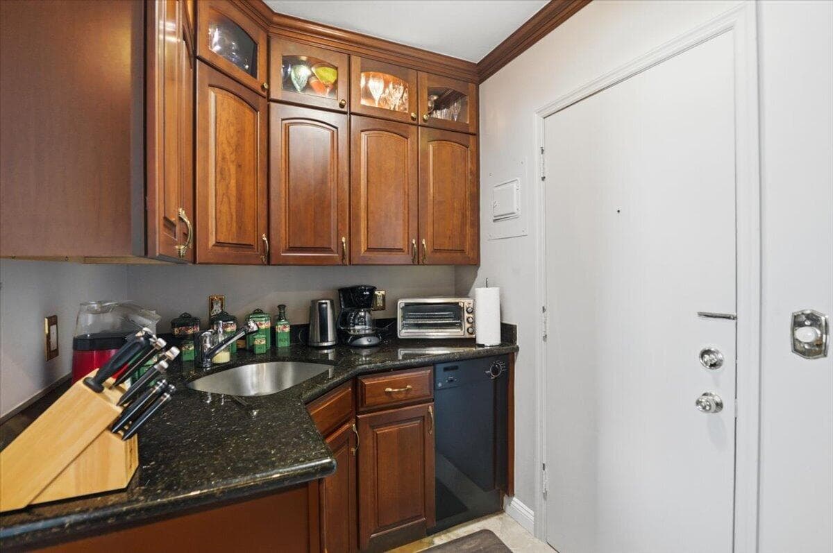 6261 NE 19th Avenue 1229, Fort Lauderdale, FL 33308 — photo 3 of 44