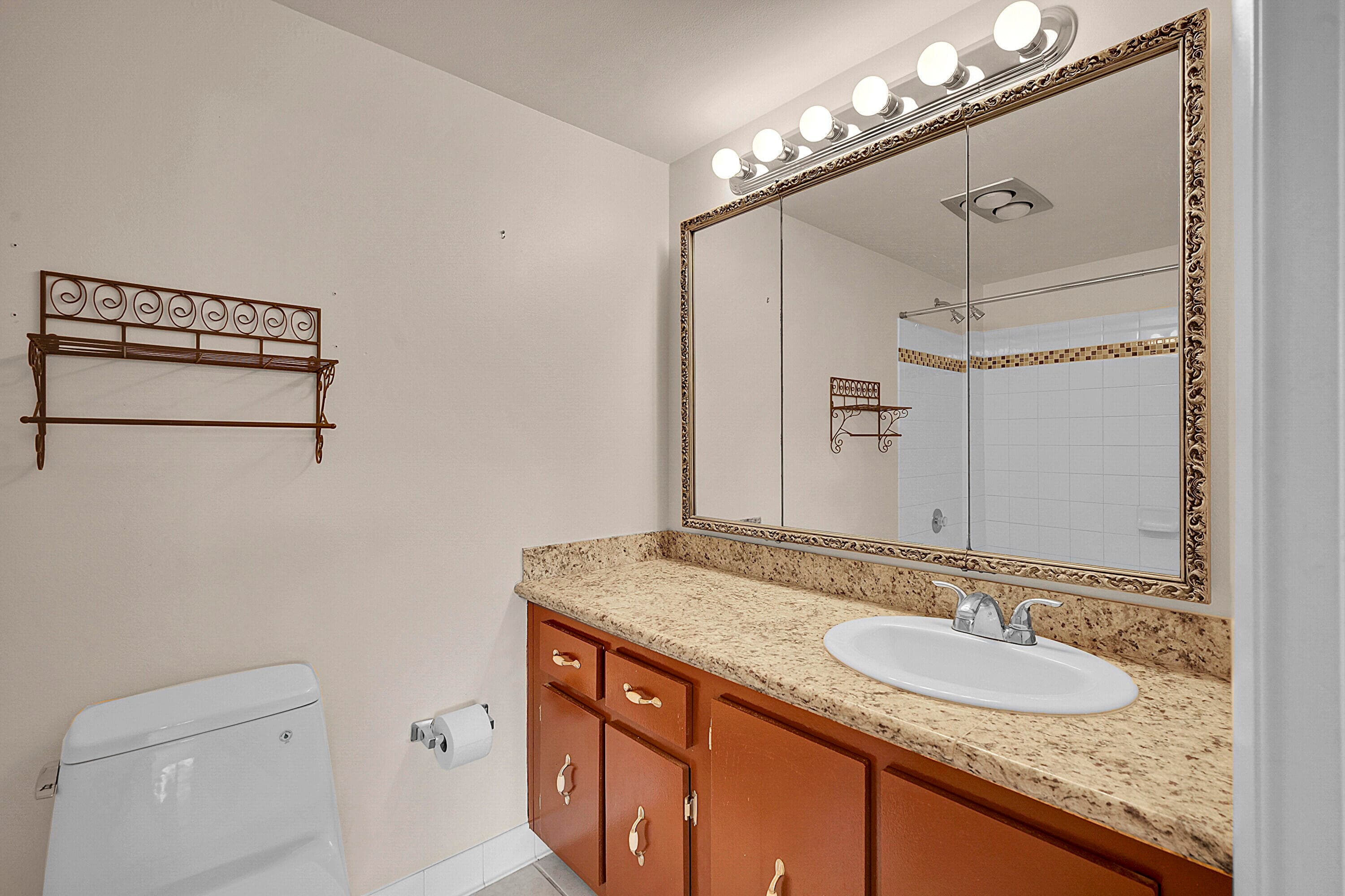 2340 SW 22nd Avenue 306, Delray Beach, FL 33445 — photo 8 of 33