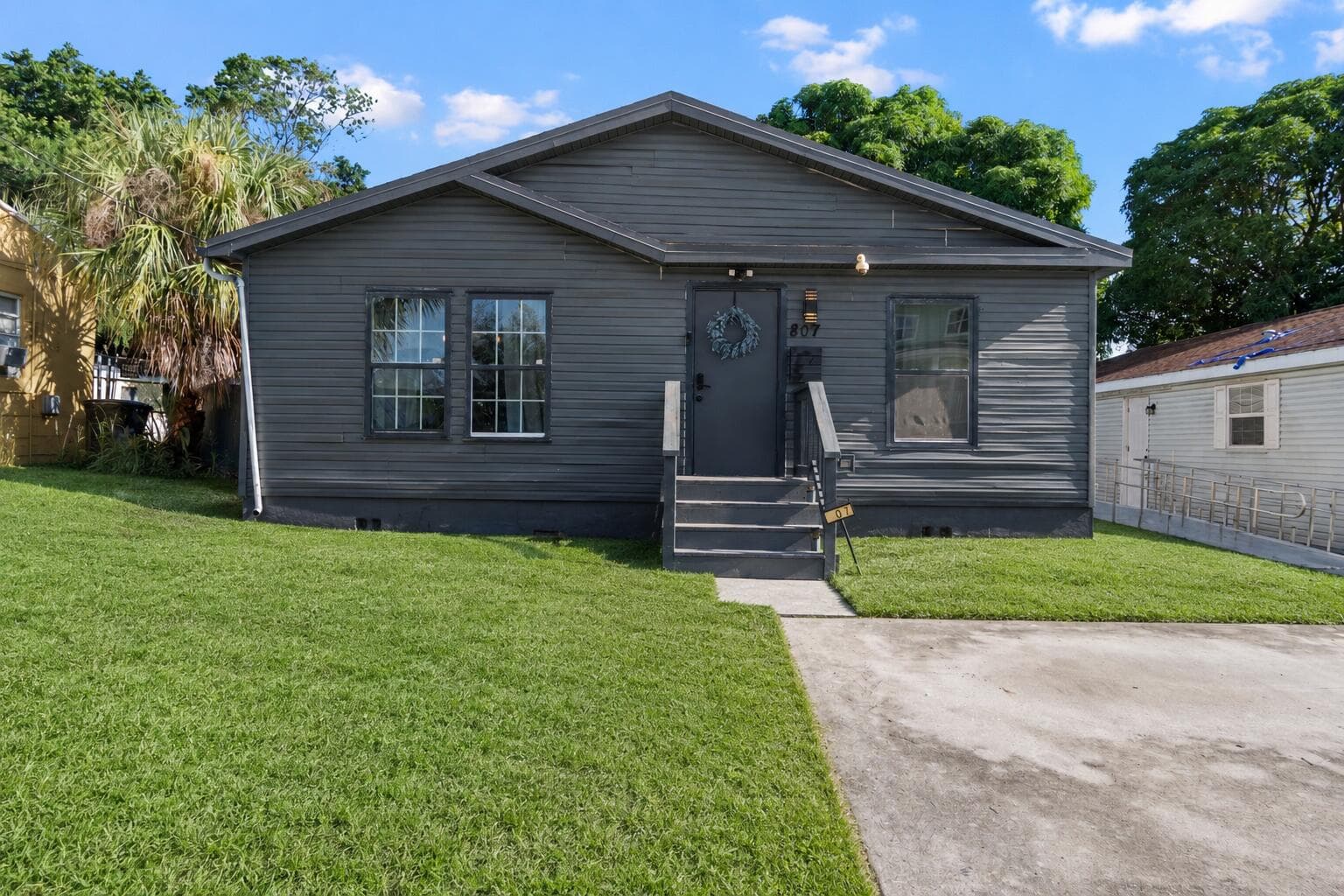 807 Grant Street, West Palm Beach, FL 33407 — photo 1 of 21