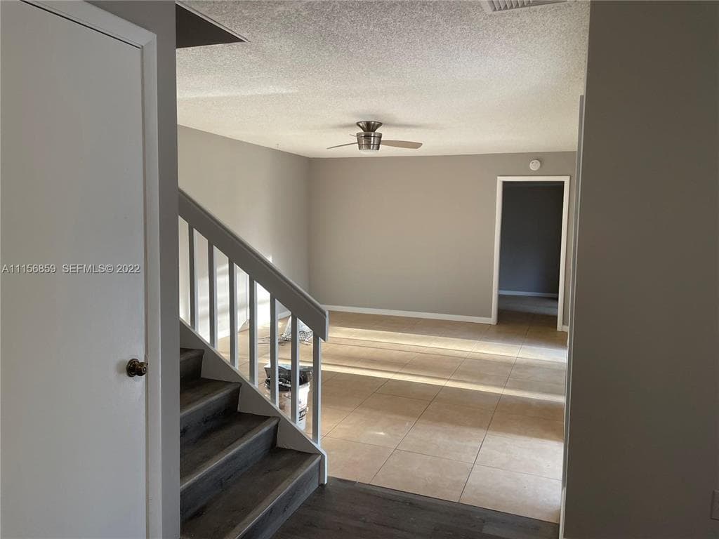 4648 Suburban Pines Drive 4648, Lake Worth, FL 33463 — photo 4 of 8
