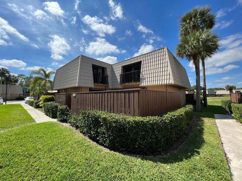5714 57th Way, West Palm Beach, FL 33409 — photo 4 of 24