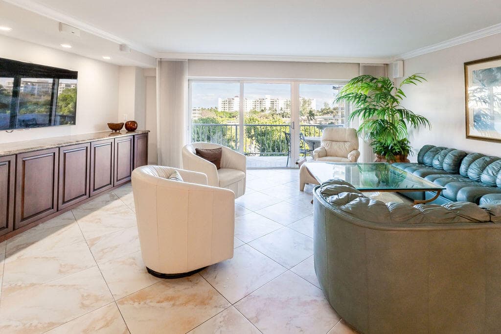 875 E Camino Real, Boca Raton, FL 33432 — photo 1 of 31