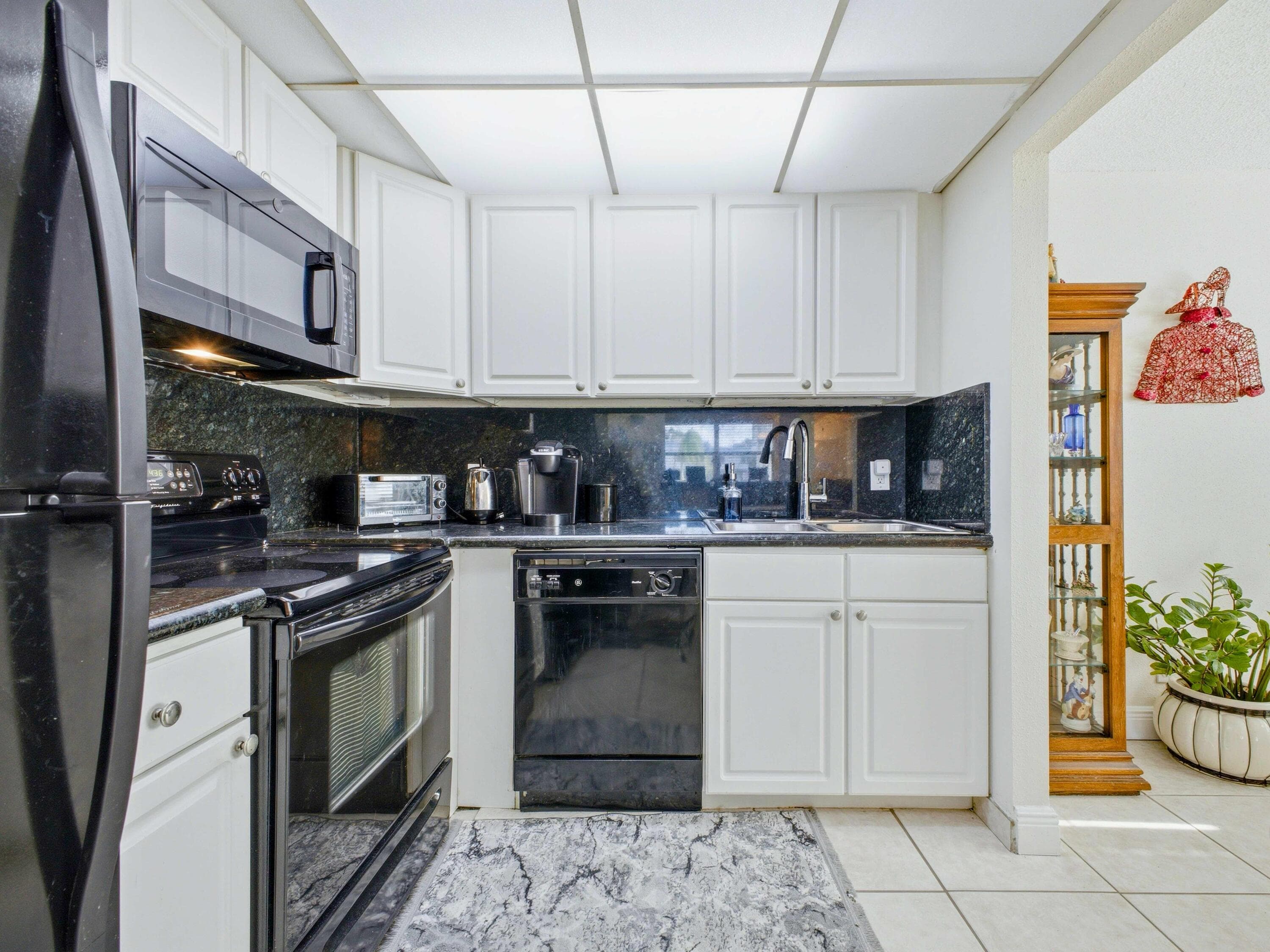202 Brittany E, Delray Beach, FL 33446 — photo 12 of 20
