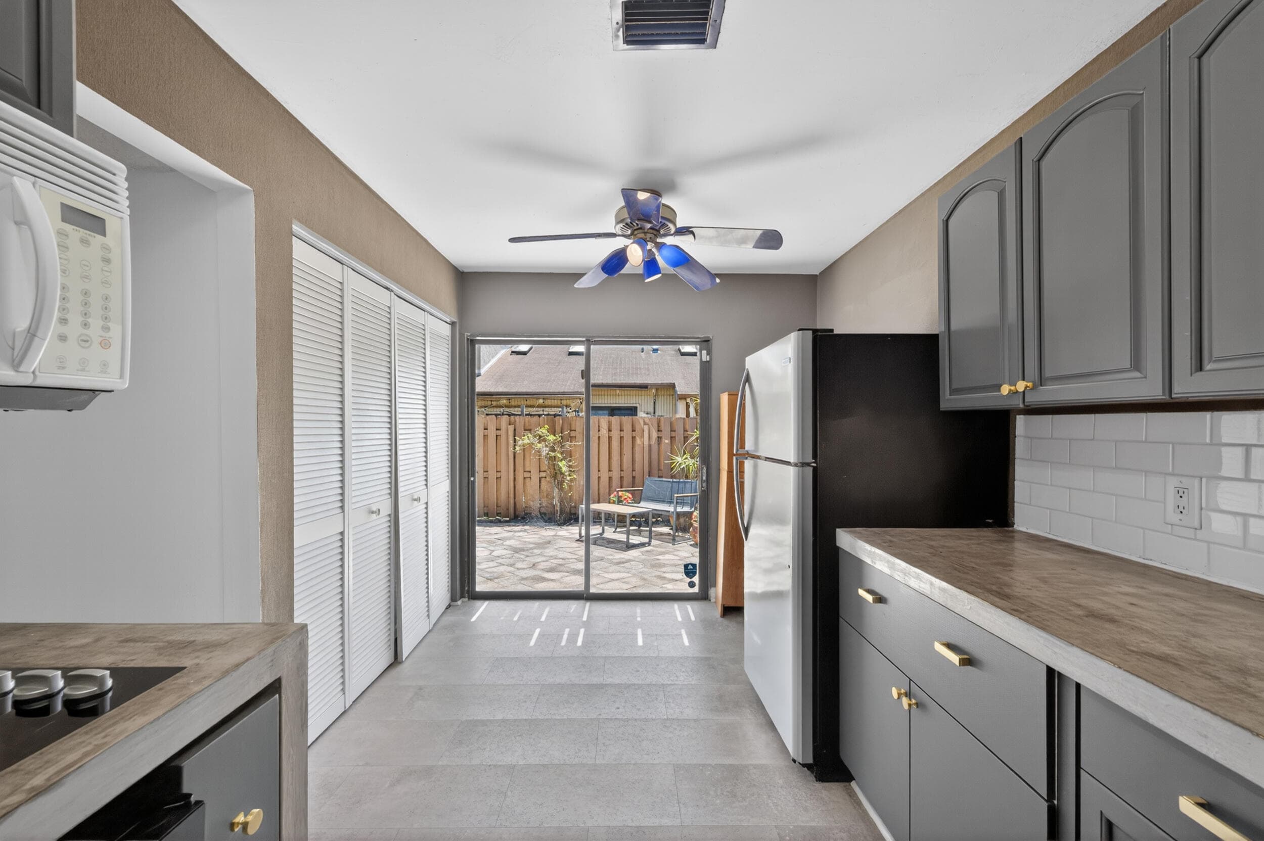 2132 SW 82nd Avenue 2132, Davie, FL 33324 — photo 15 of 37