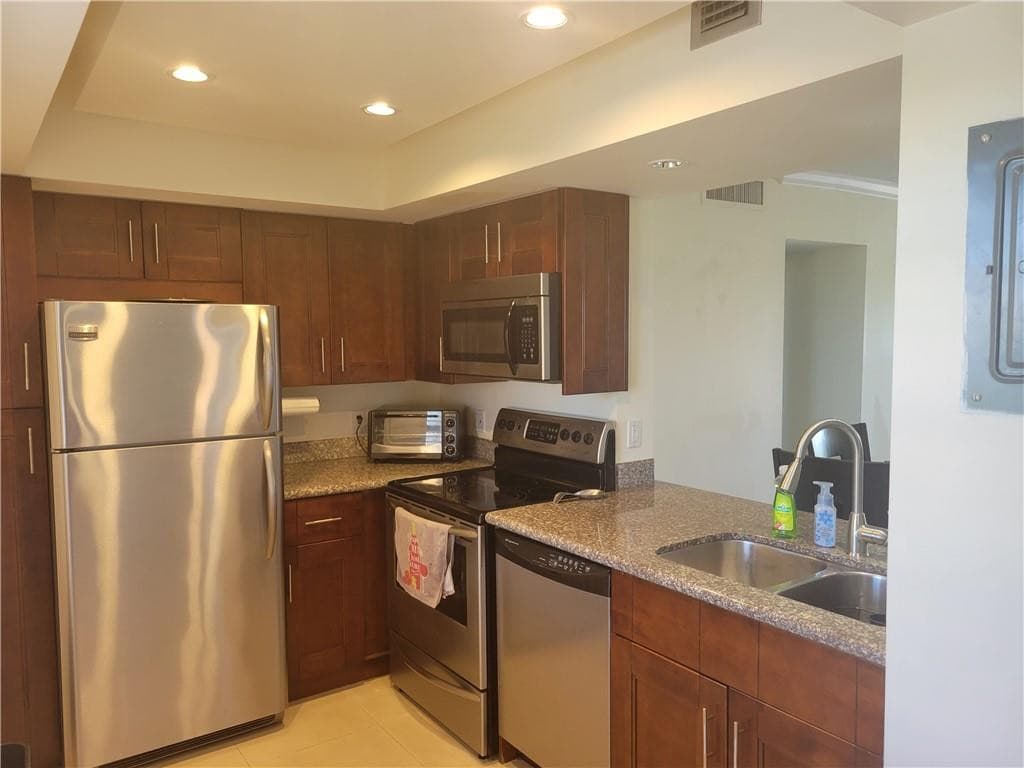 3050 N Palm Aire Drive 508, Pompano Beach, FL 33069 — photo 1 of 26