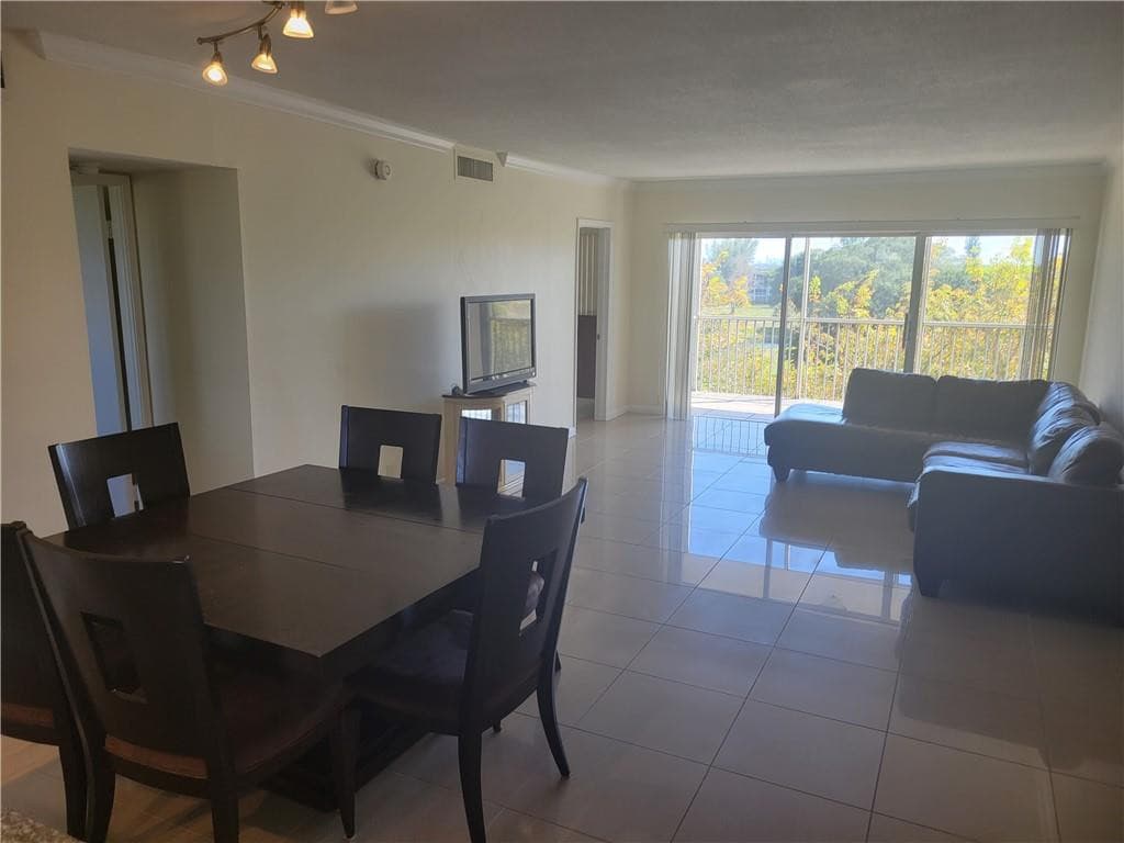 3050 N Palm Aire Drive 508, Pompano Beach, FL 33069 — photo 5 of 26