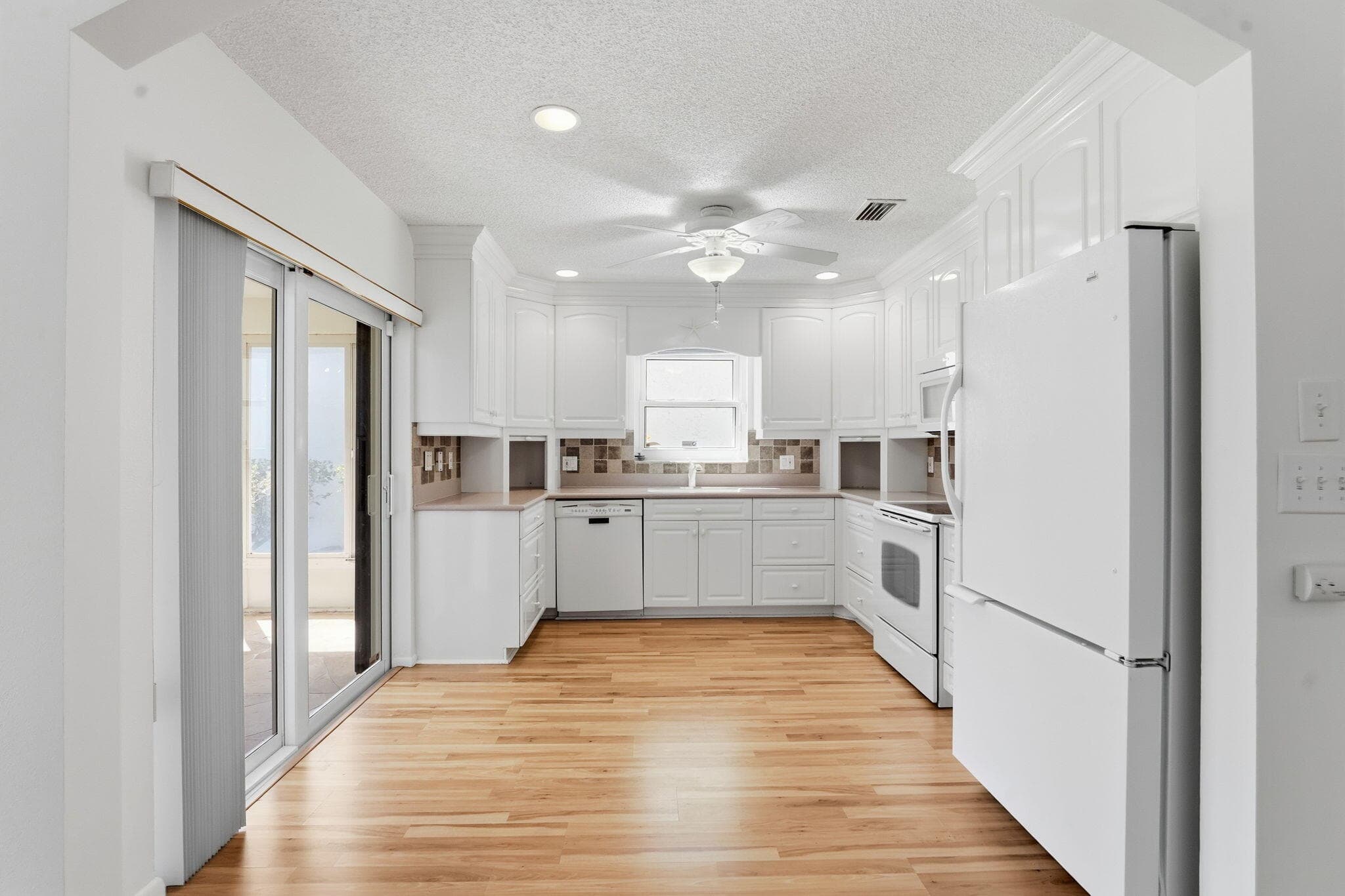 12076 Country Greens Boulevard, Boynton Beach, FL 33437 — photo 10 of 63