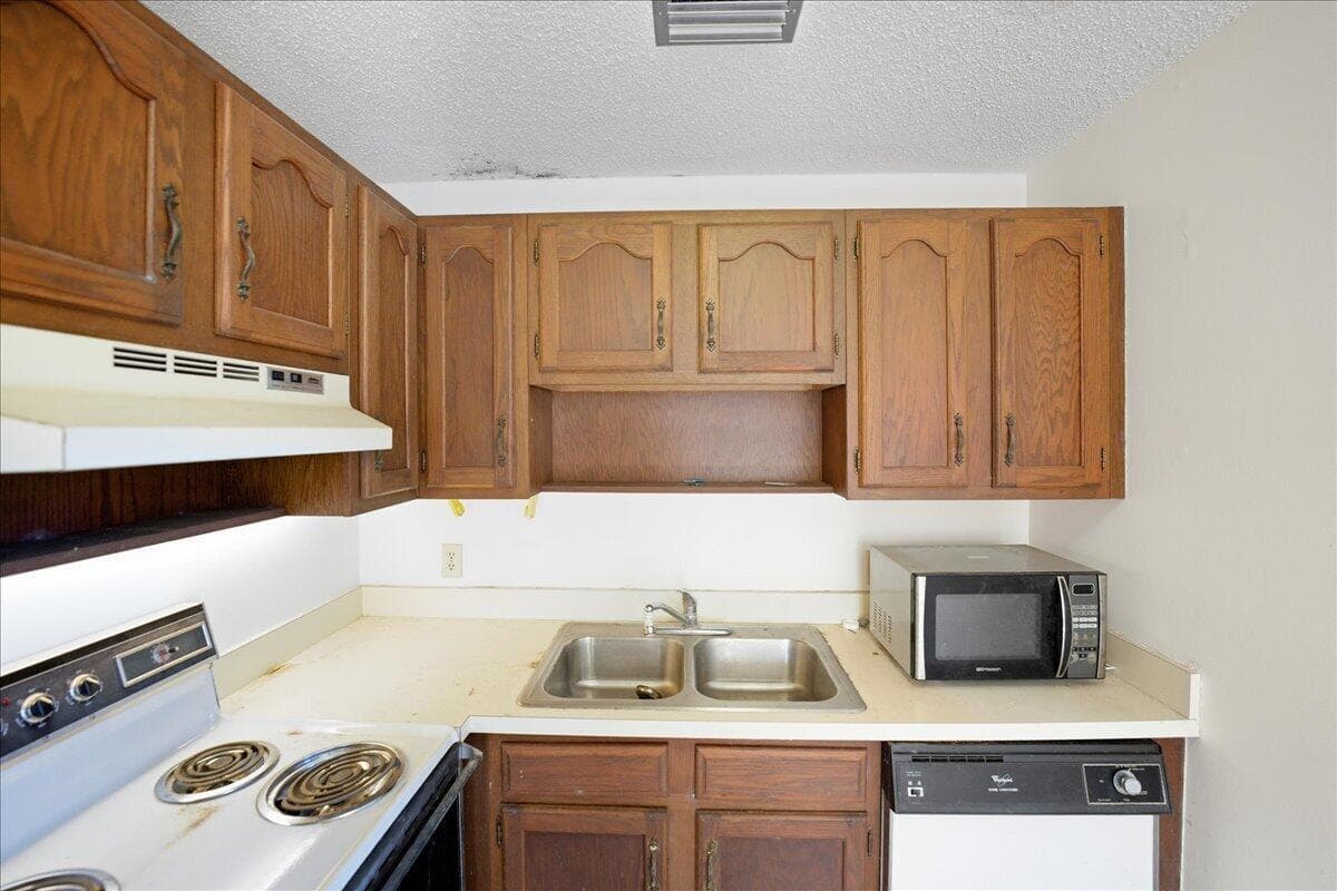 28 Lake Vista Trail 105, Port St. Lucie, FL 34952 — photo 7 of 26