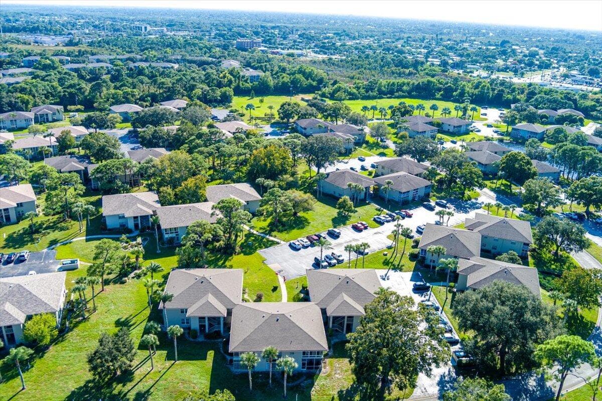 28 Lake Vista Trail 105, Port St. Lucie, FL 34952 — photo 22 of 26