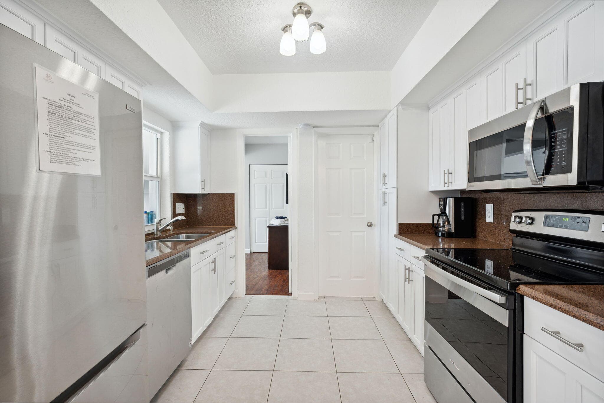 428 SE 2nd Street, Deerfield Beach, FL 33441 — photo 9 of 47