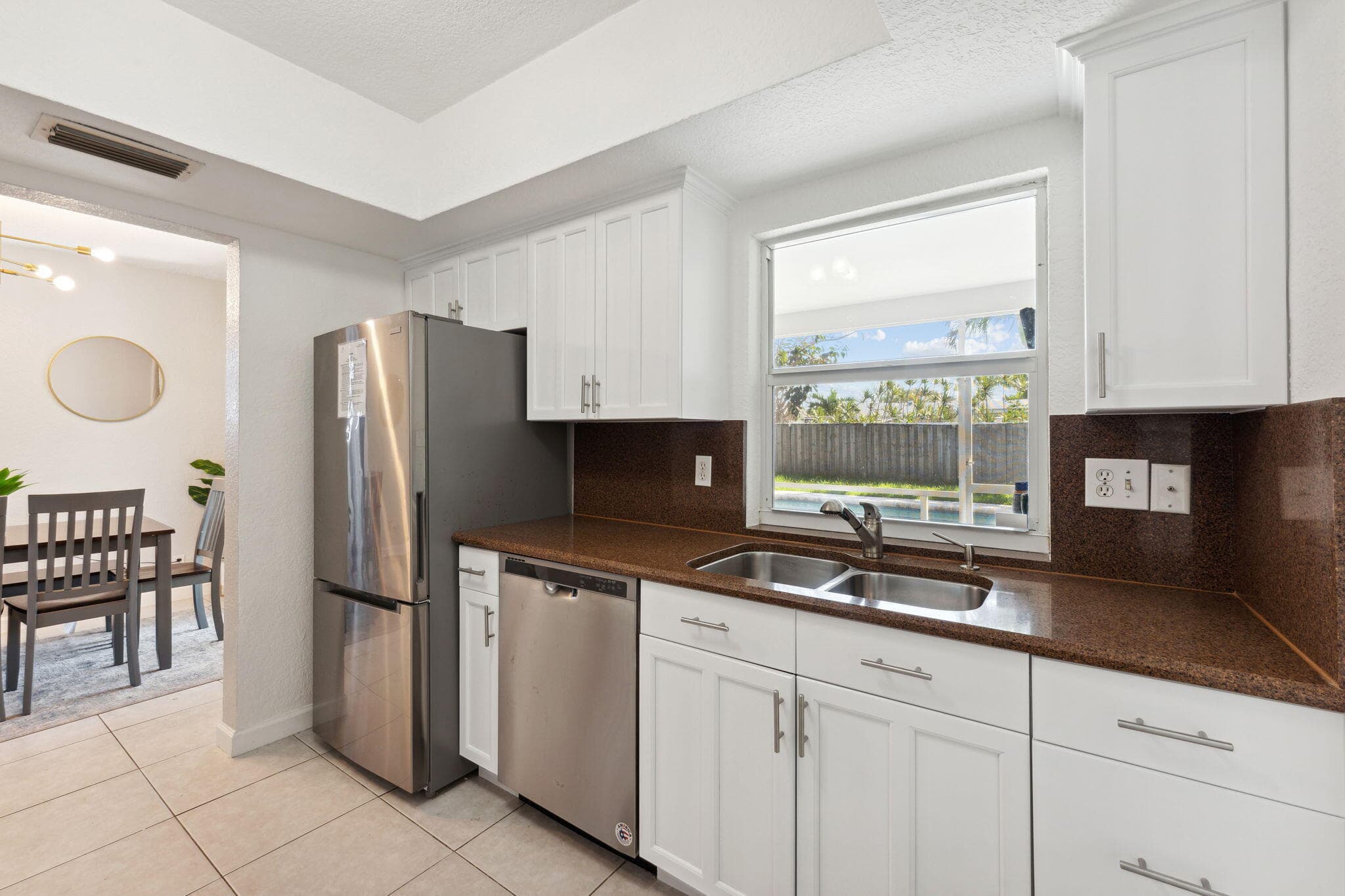 428 SE 2nd Street, Deerfield Beach, FL 33441 — photo 10 of 47